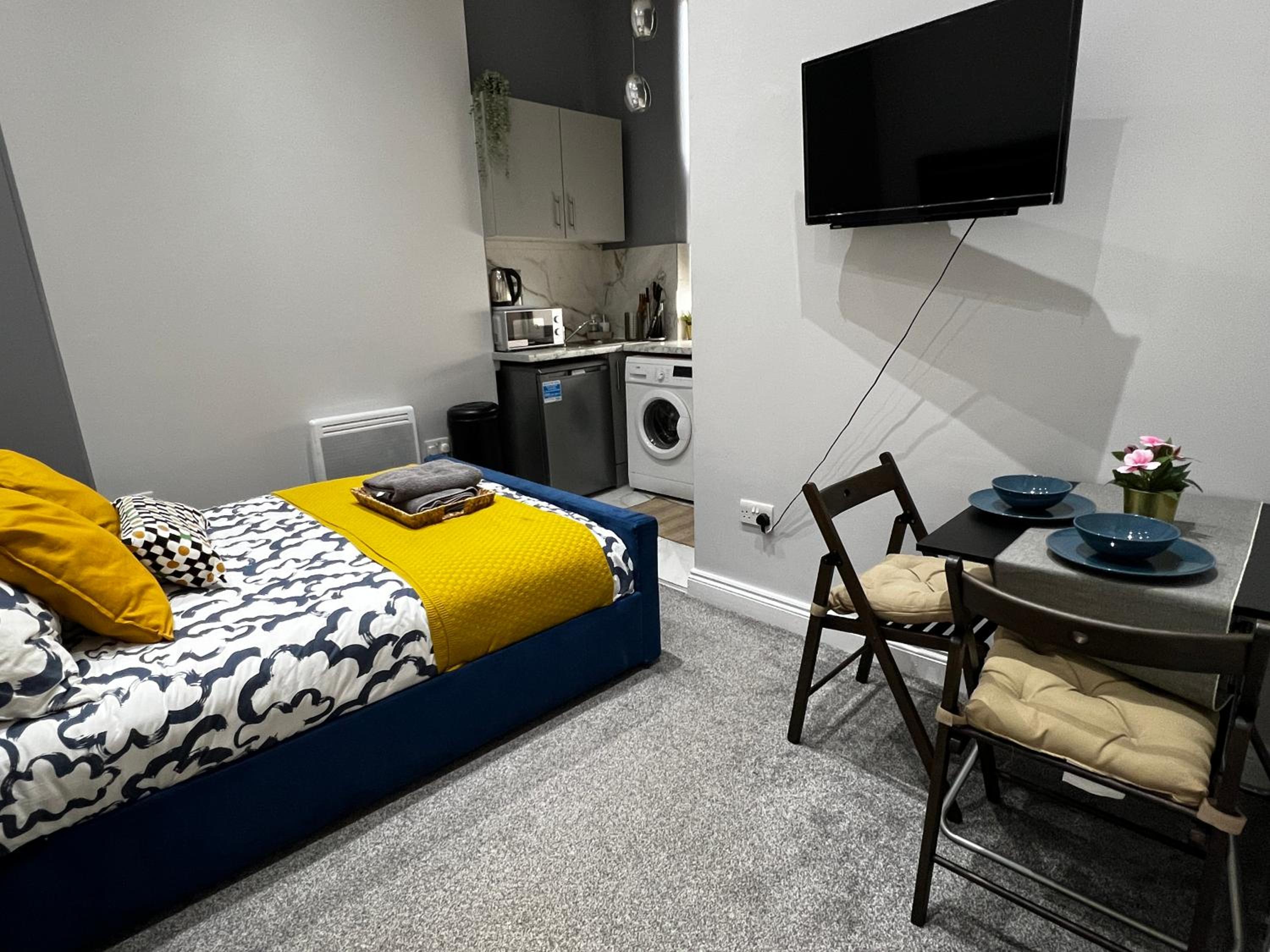Studio Apartment photo 2