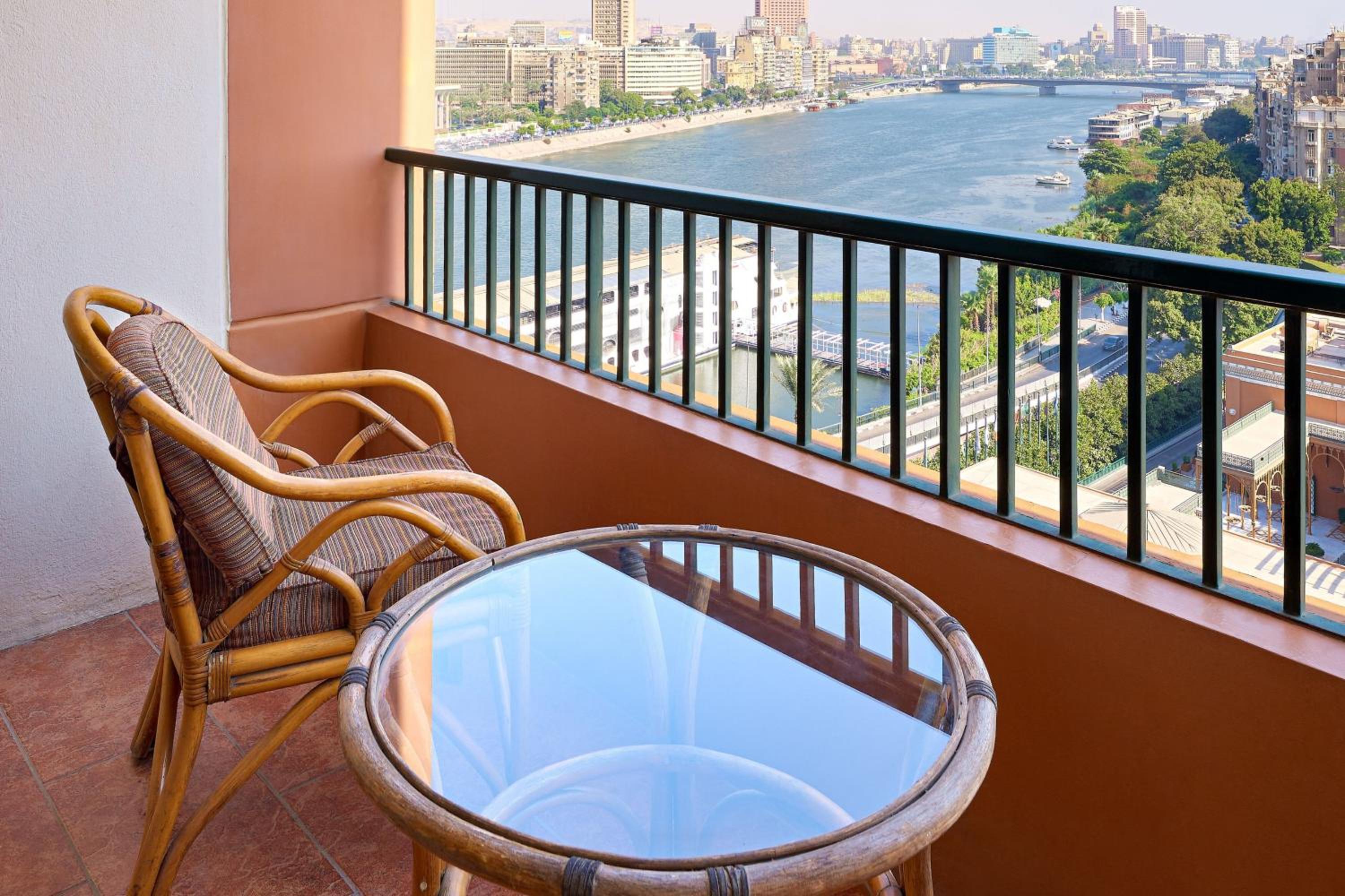 Diplomatic Suite, 1 King, Balcony
