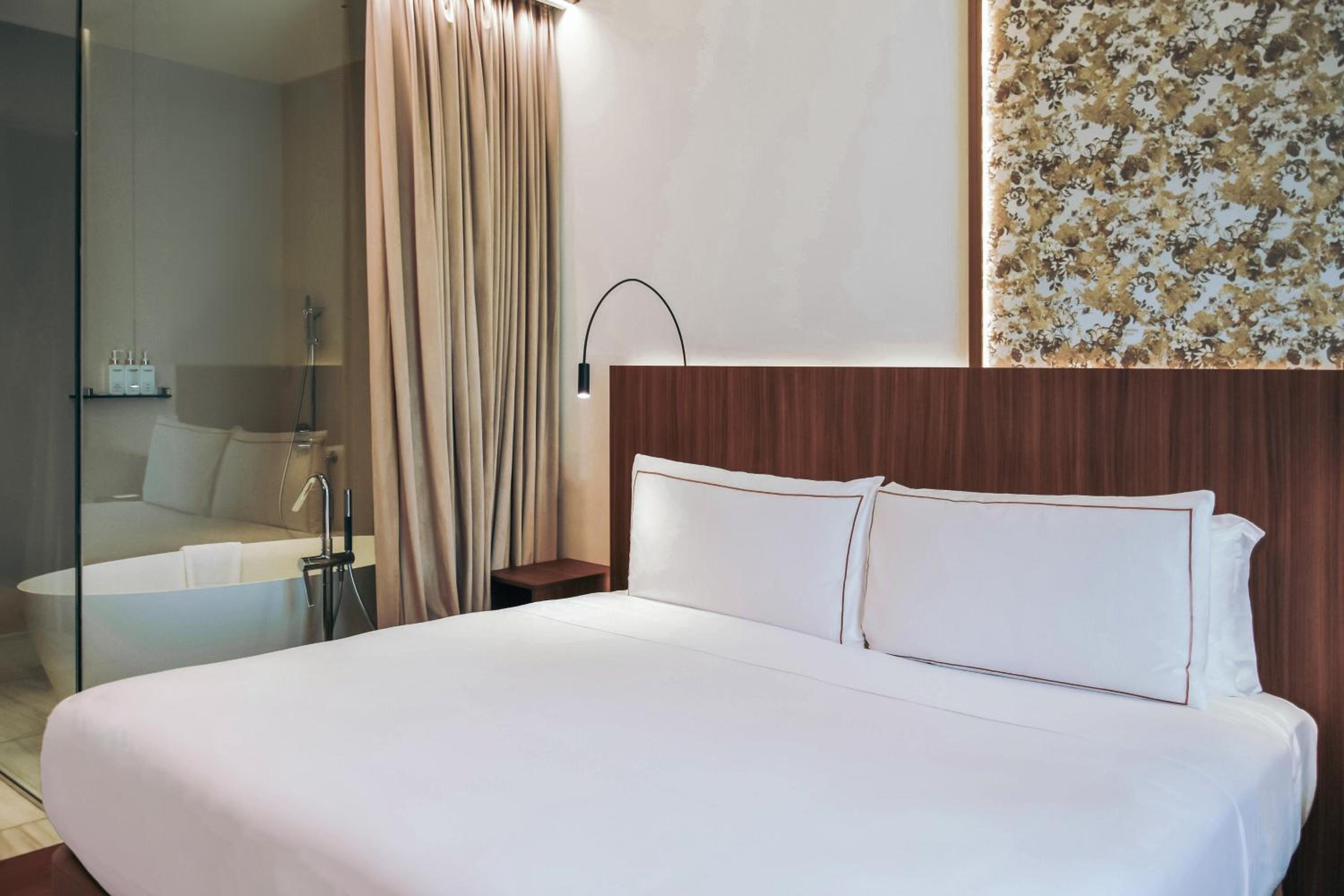 Deluxe Room with Spa Access