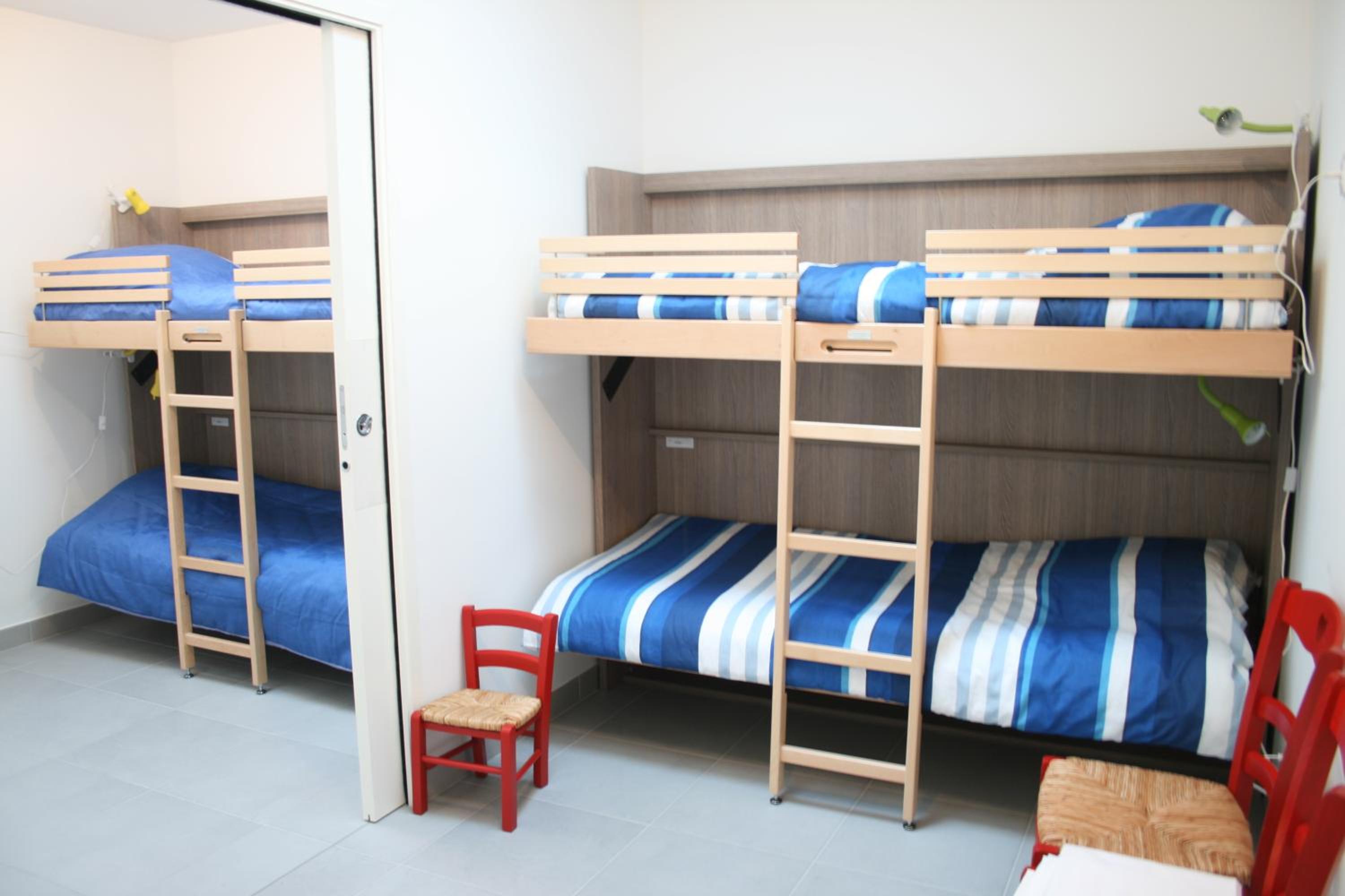 Three-Bedroom House (6-8 Adults)