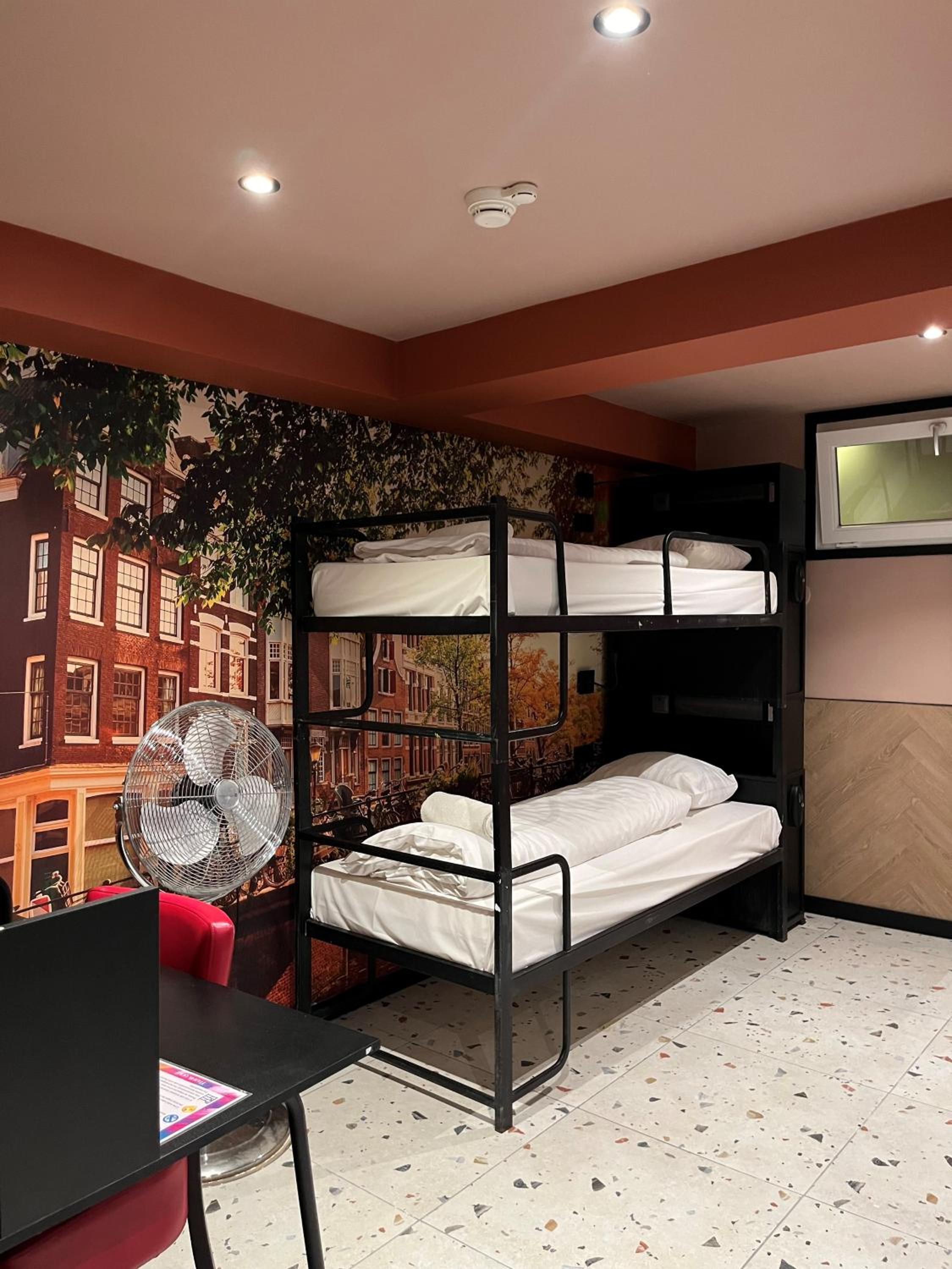 Bed in 6-Bed Mixed Dormitory Room thumbnail 6