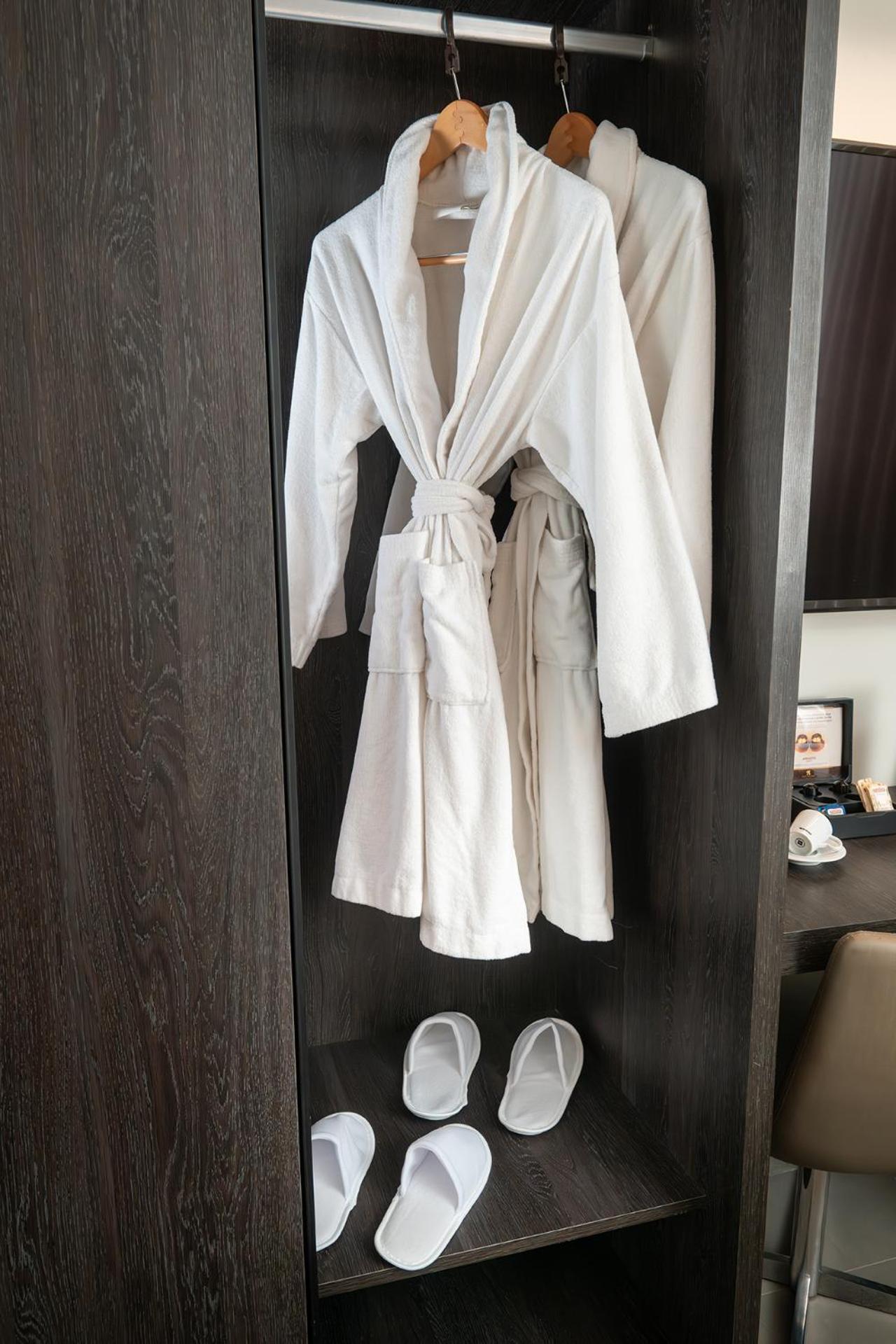 Premium Double Room - Photo 3