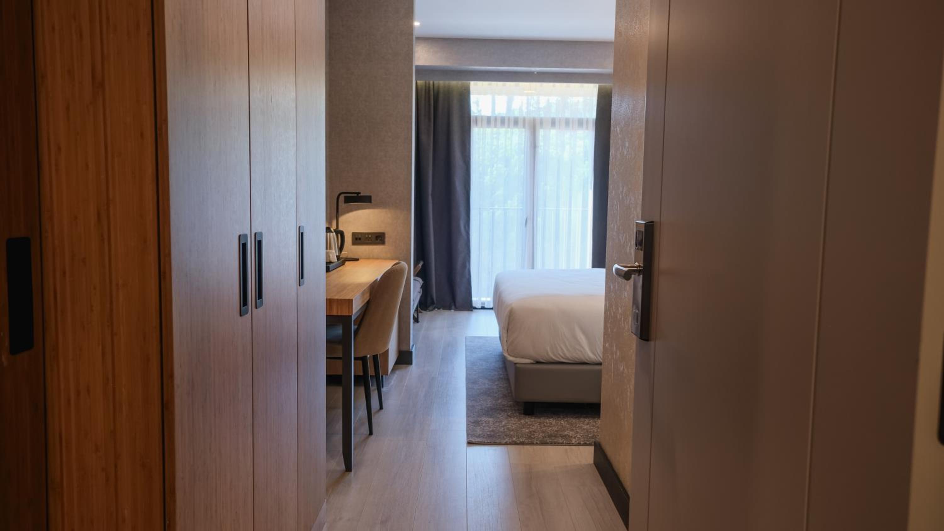 Standard Room - Balcony - Photo 6