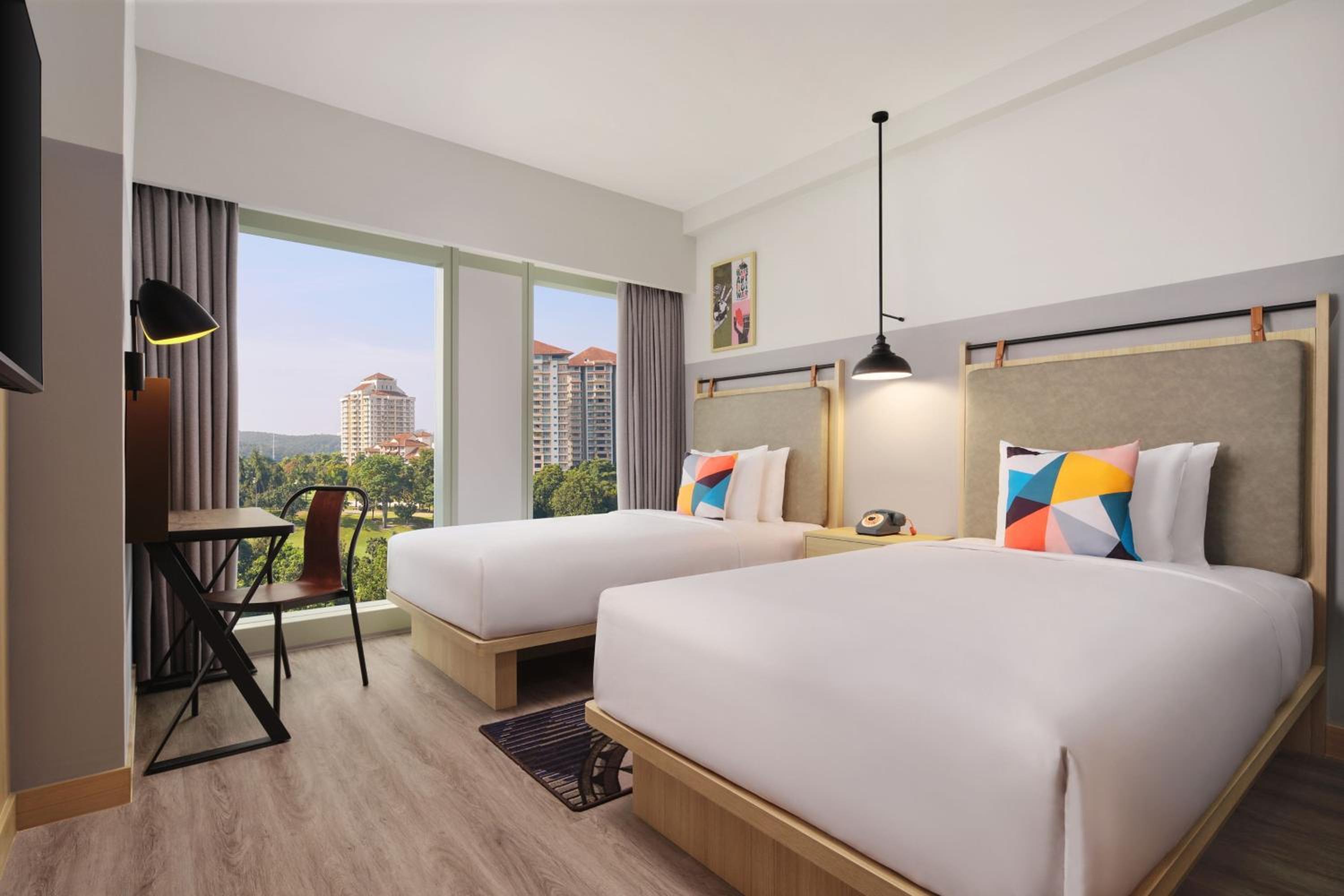 Moxy Twin with Golf View - Photo 4