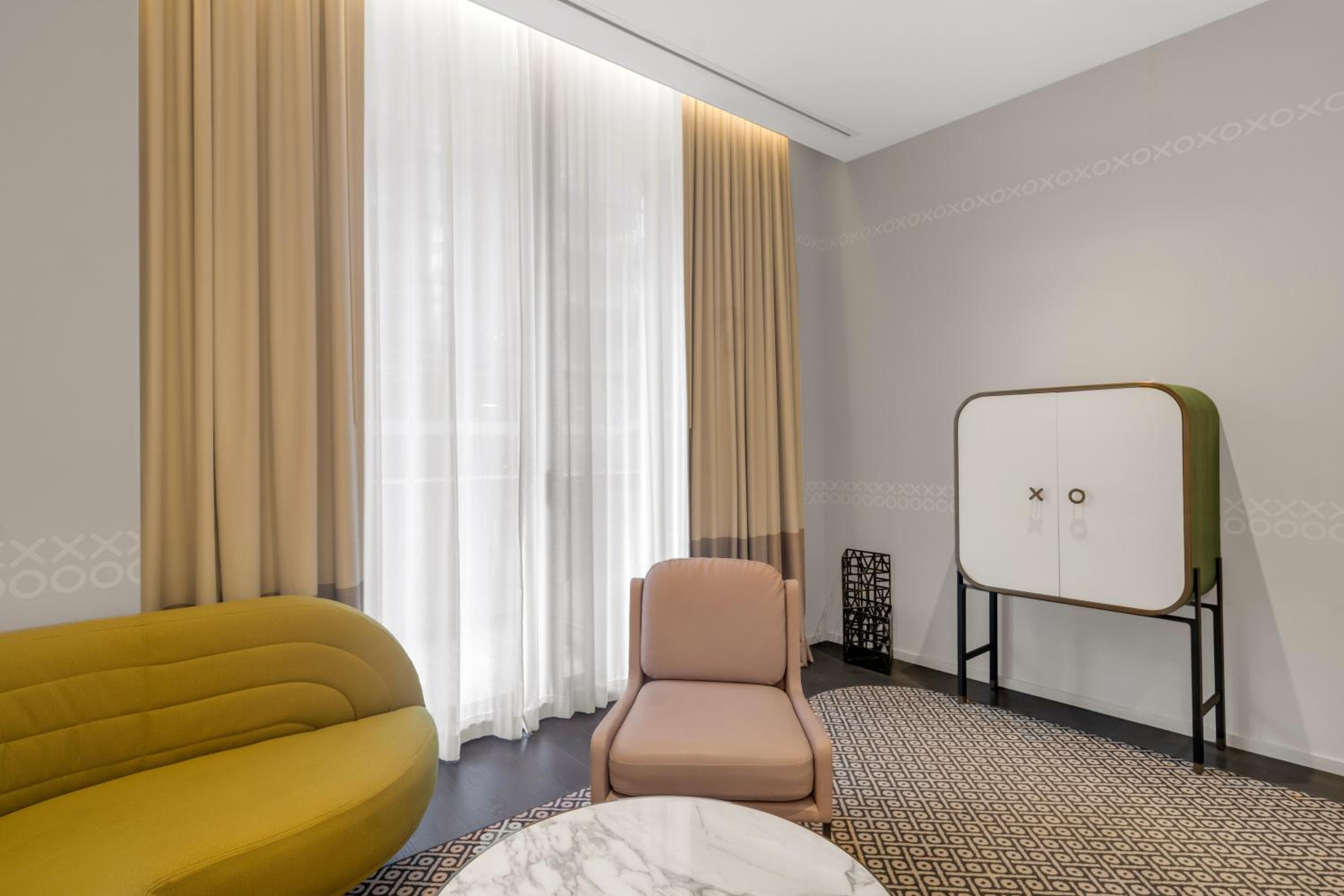 Luxe King Room with One King Bed (Non Smoking) (Accessible)