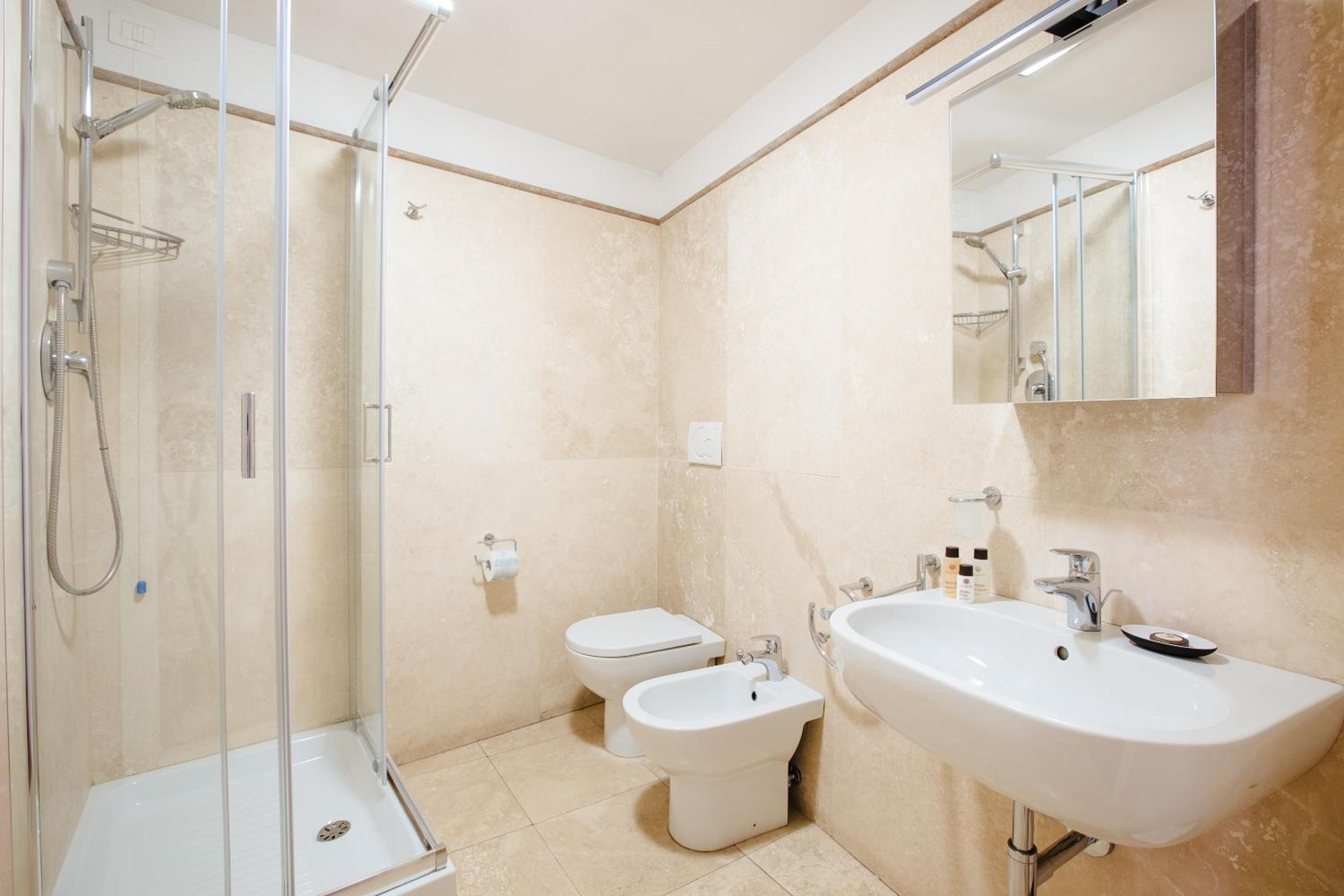 One-Bedroom Apartment With Balcony photo 2