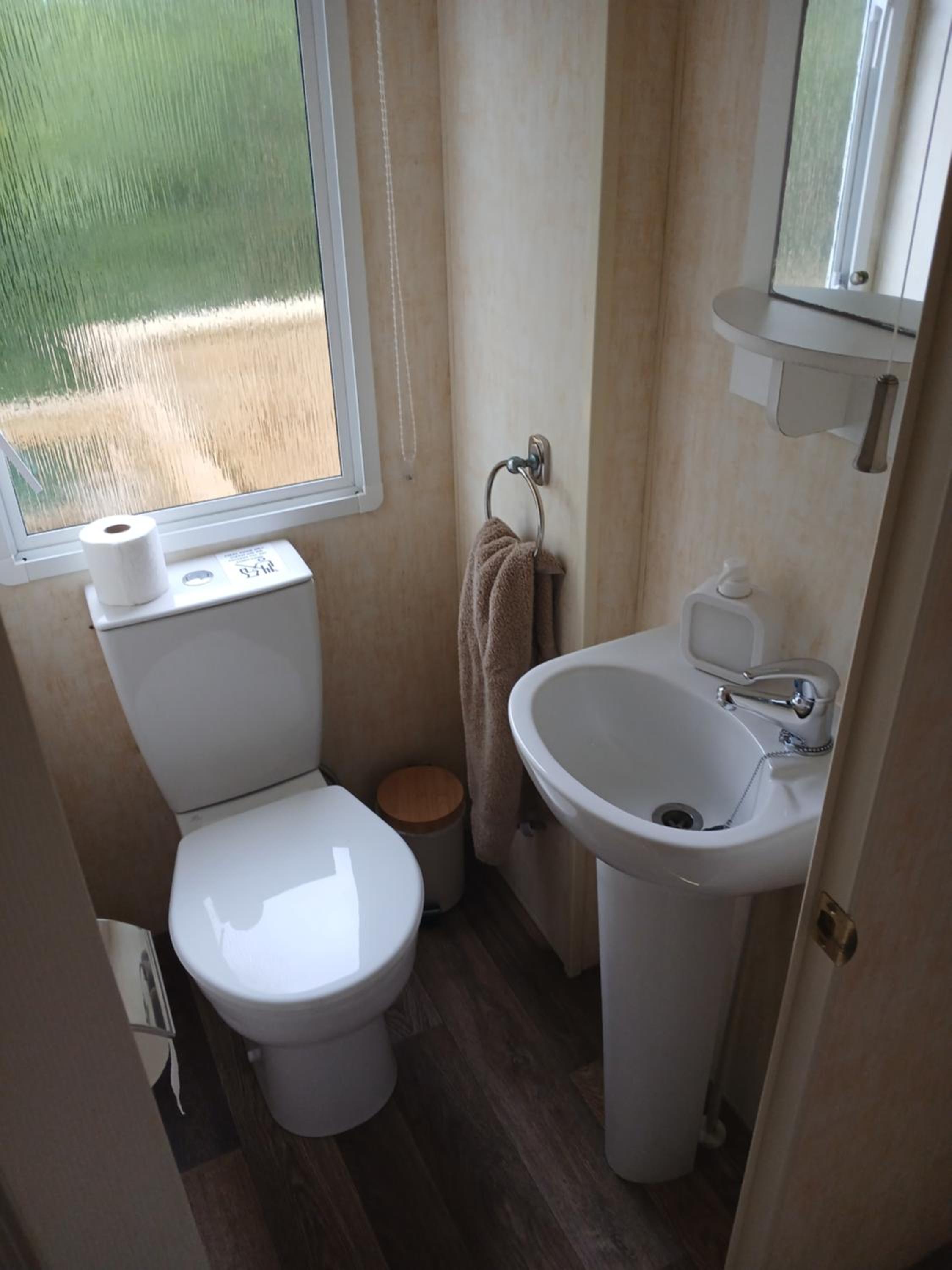 Mobile Home photo 2