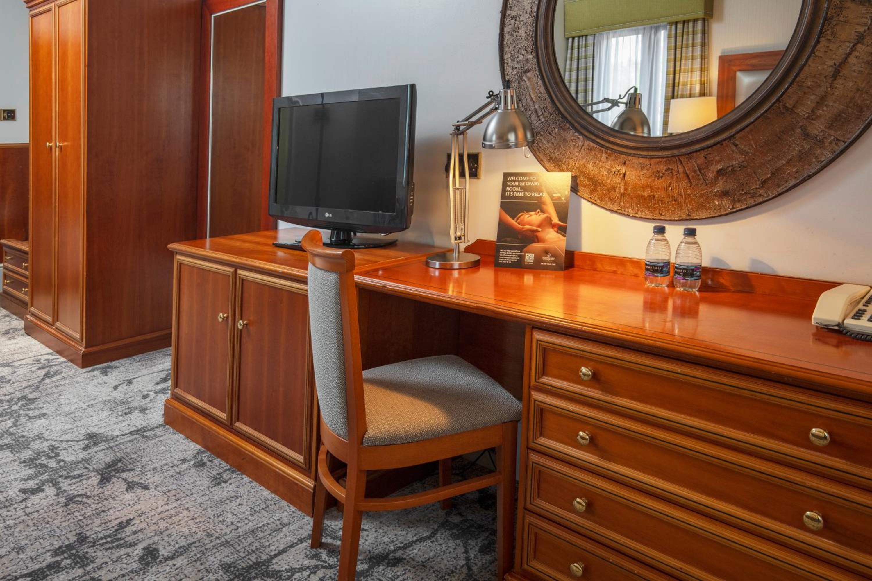 Classic King Room - Photo 3