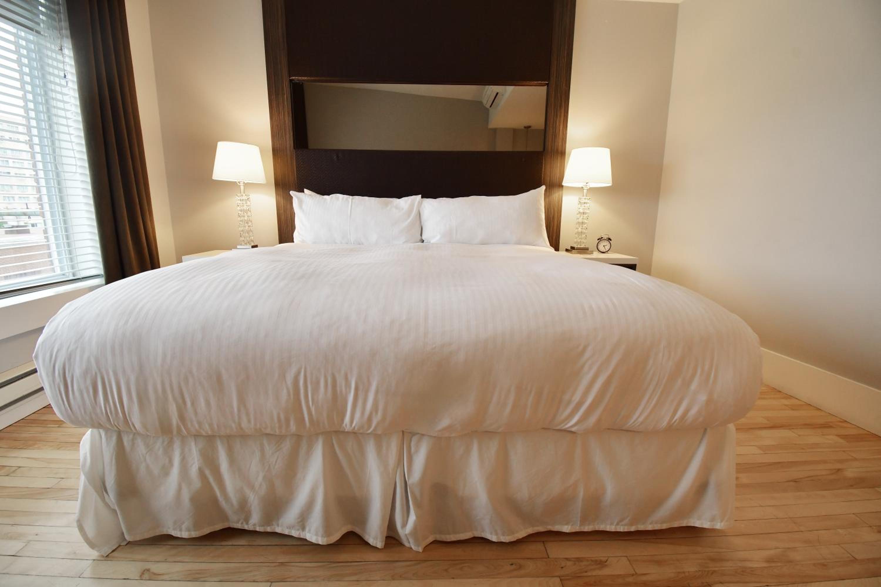 Deluxe King Room photo 3