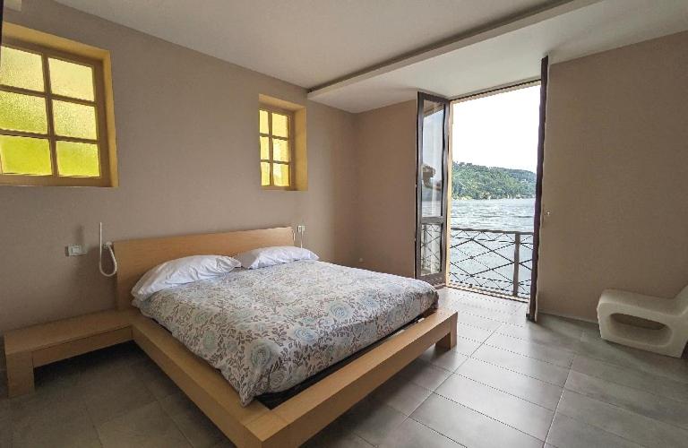 One-Bedroom Deluxe Apartment