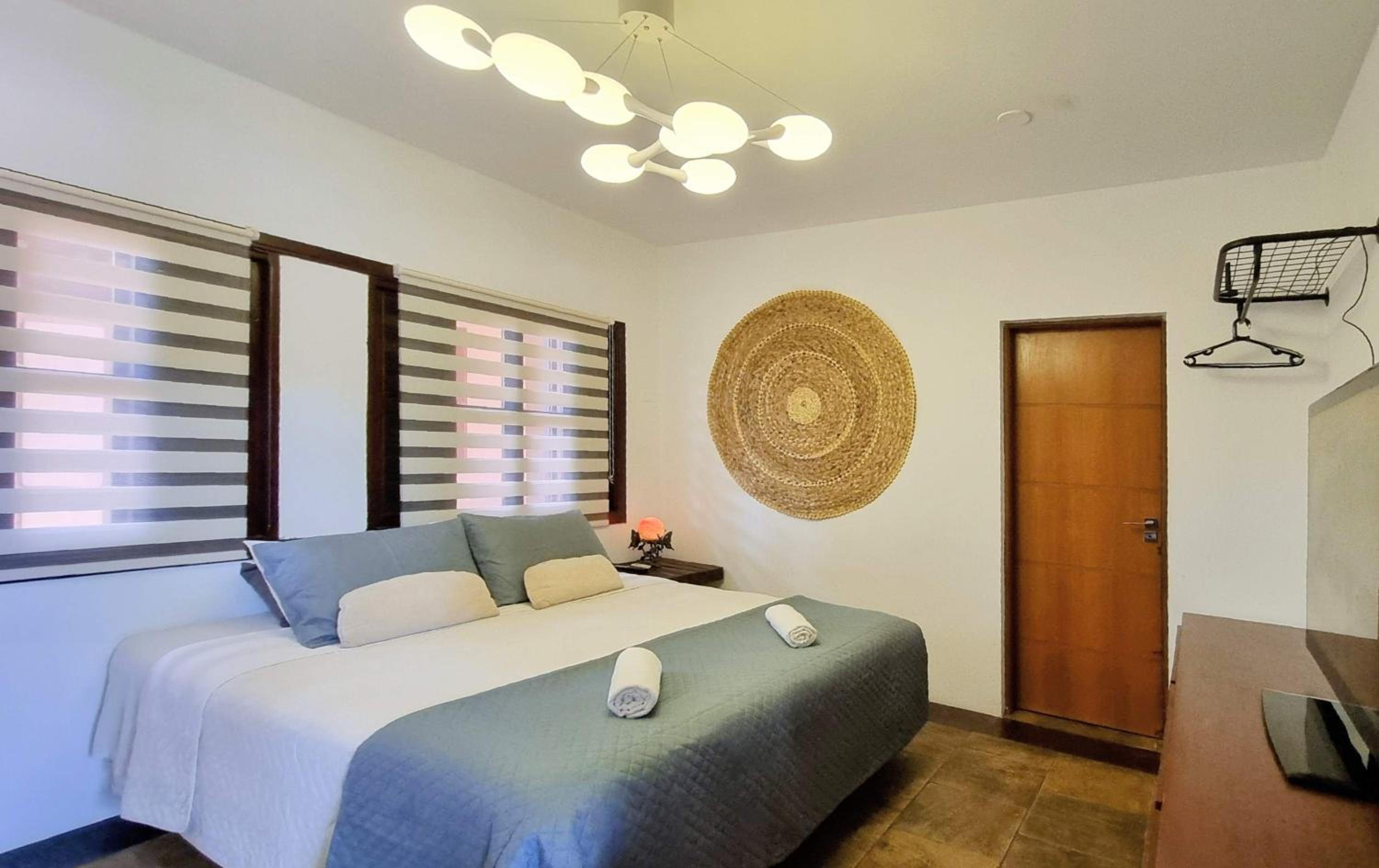 Deluxe King Suite
