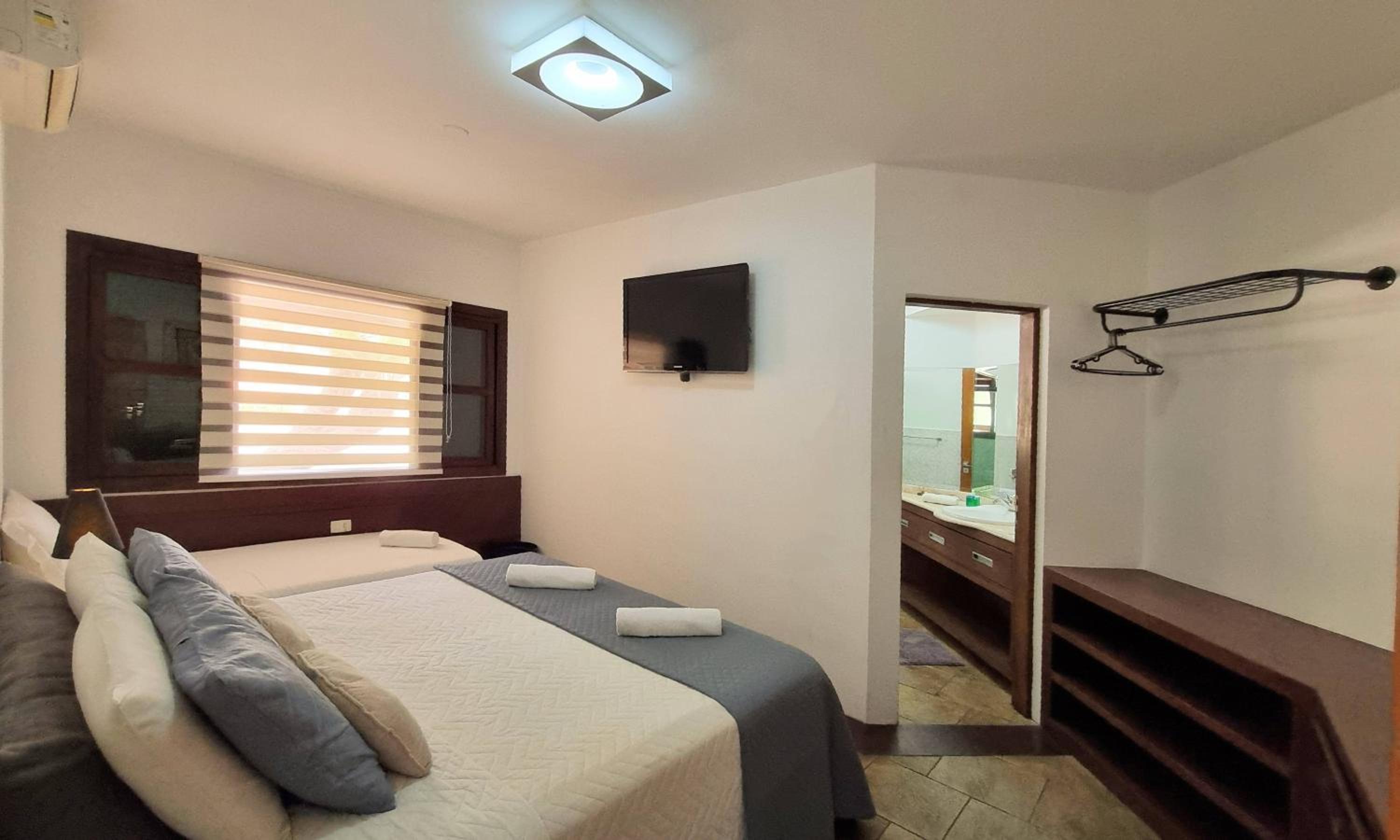 Deluxe King Suite