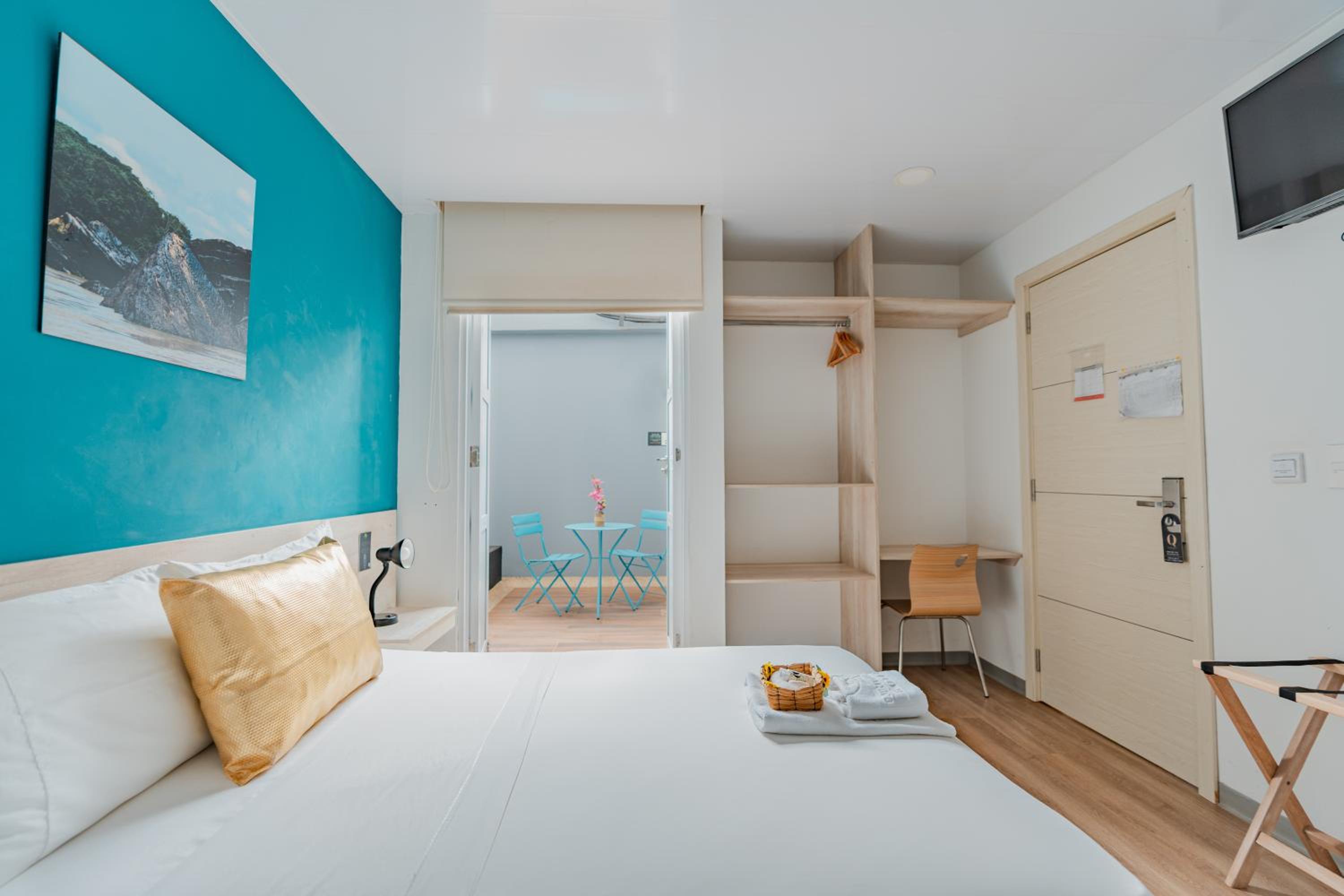 Deluxe Double Room with Balcony photo 1