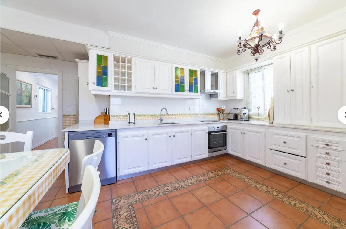 Four-Bedroom House photo 2
