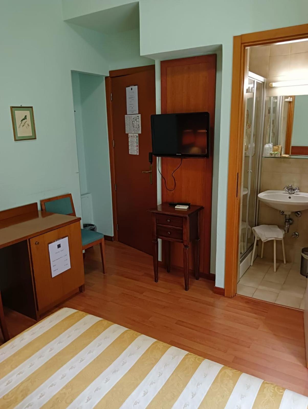 Economy Double Room - Photo 4