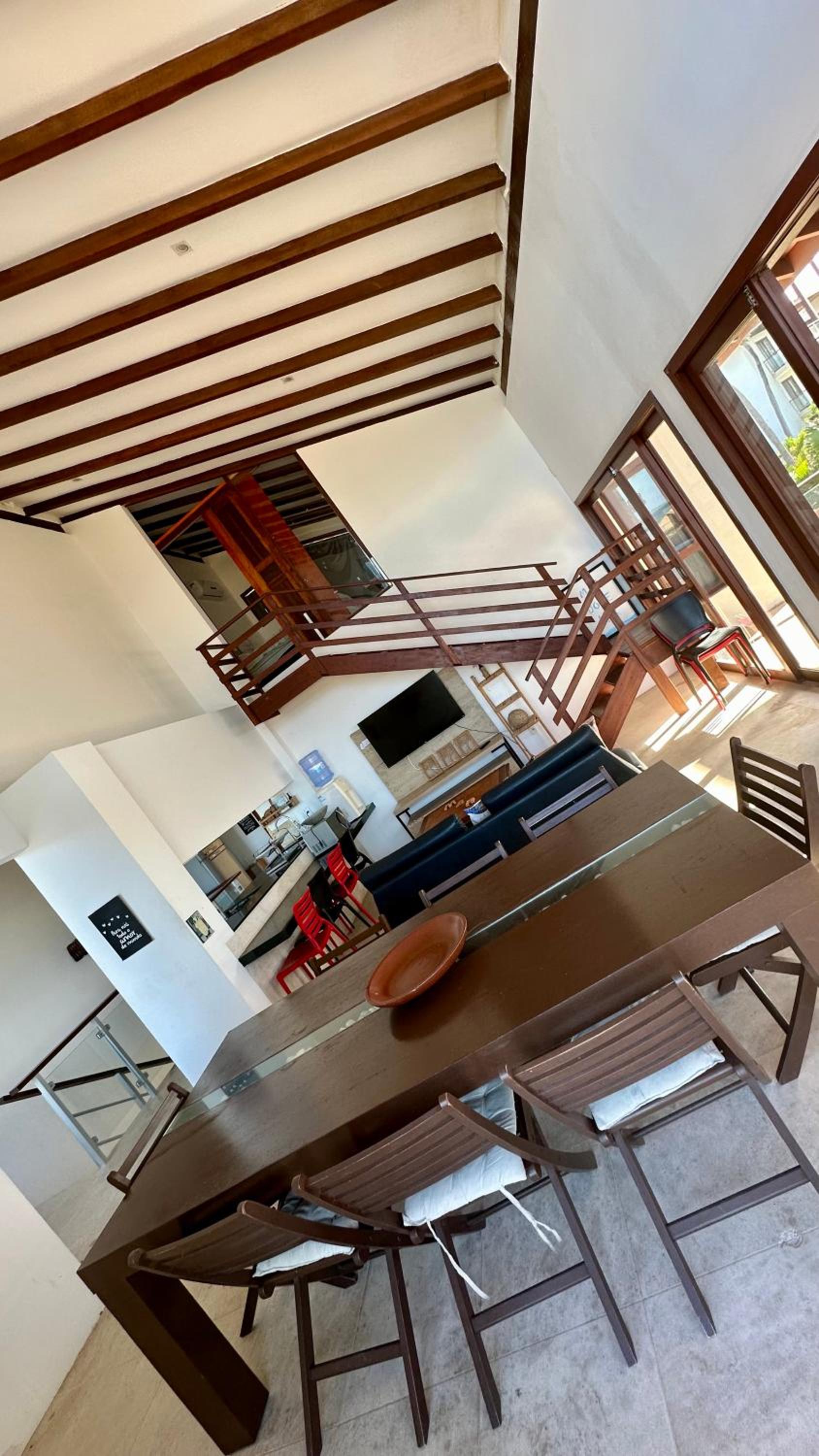 Five-Bedroom House photo 1