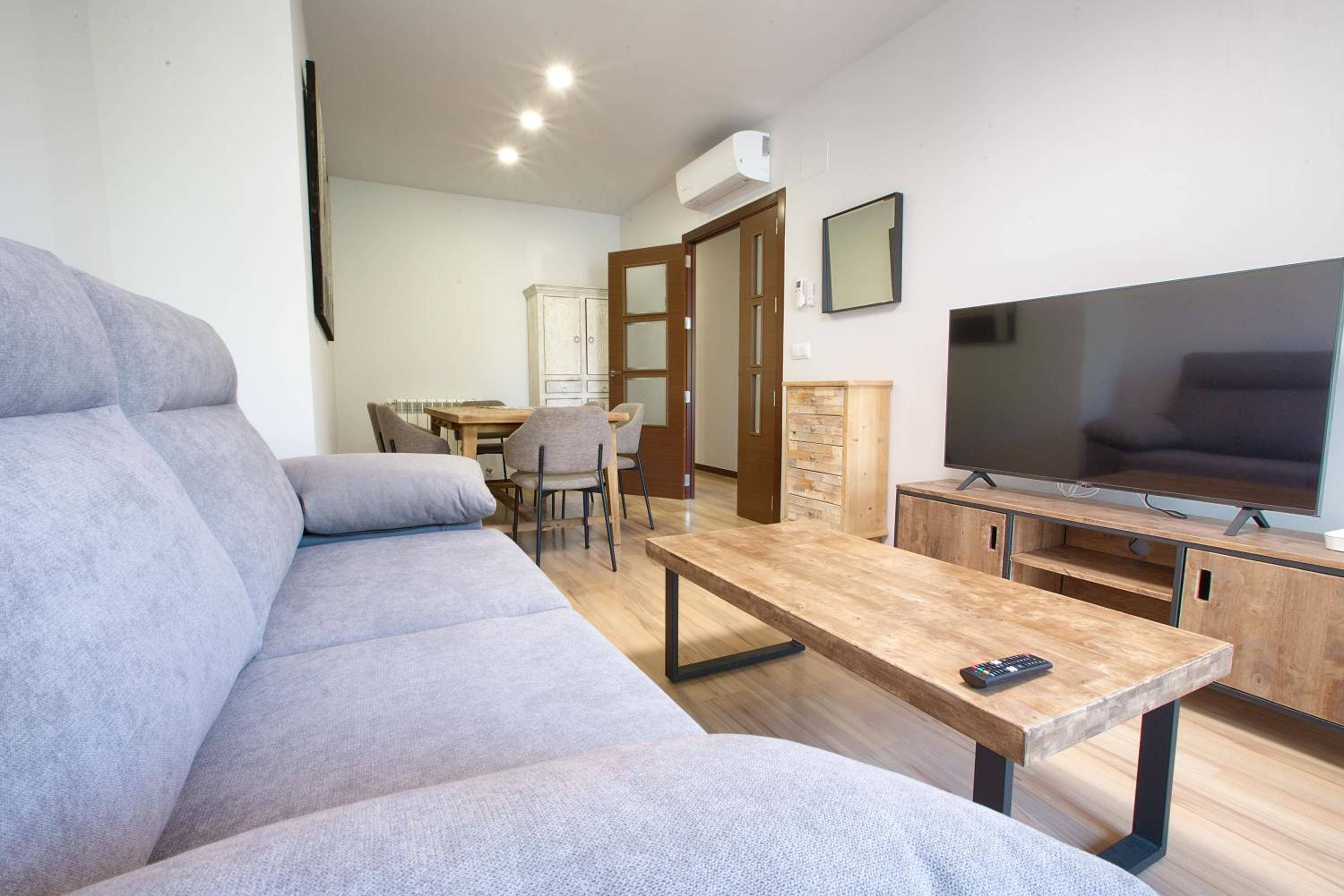 Apartamento de dos habitaciones con vista a la ciudad