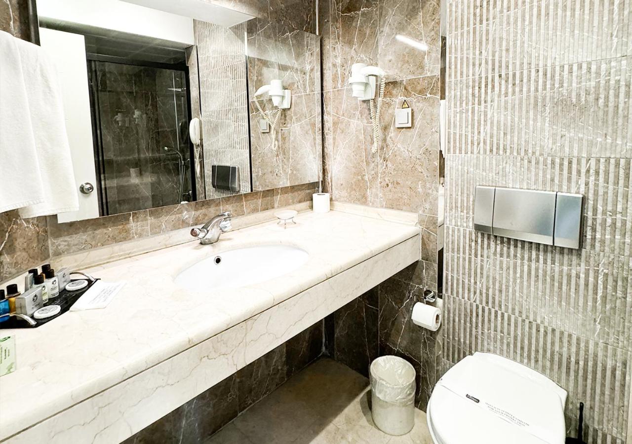 Standard Double or Twin Room photo 3