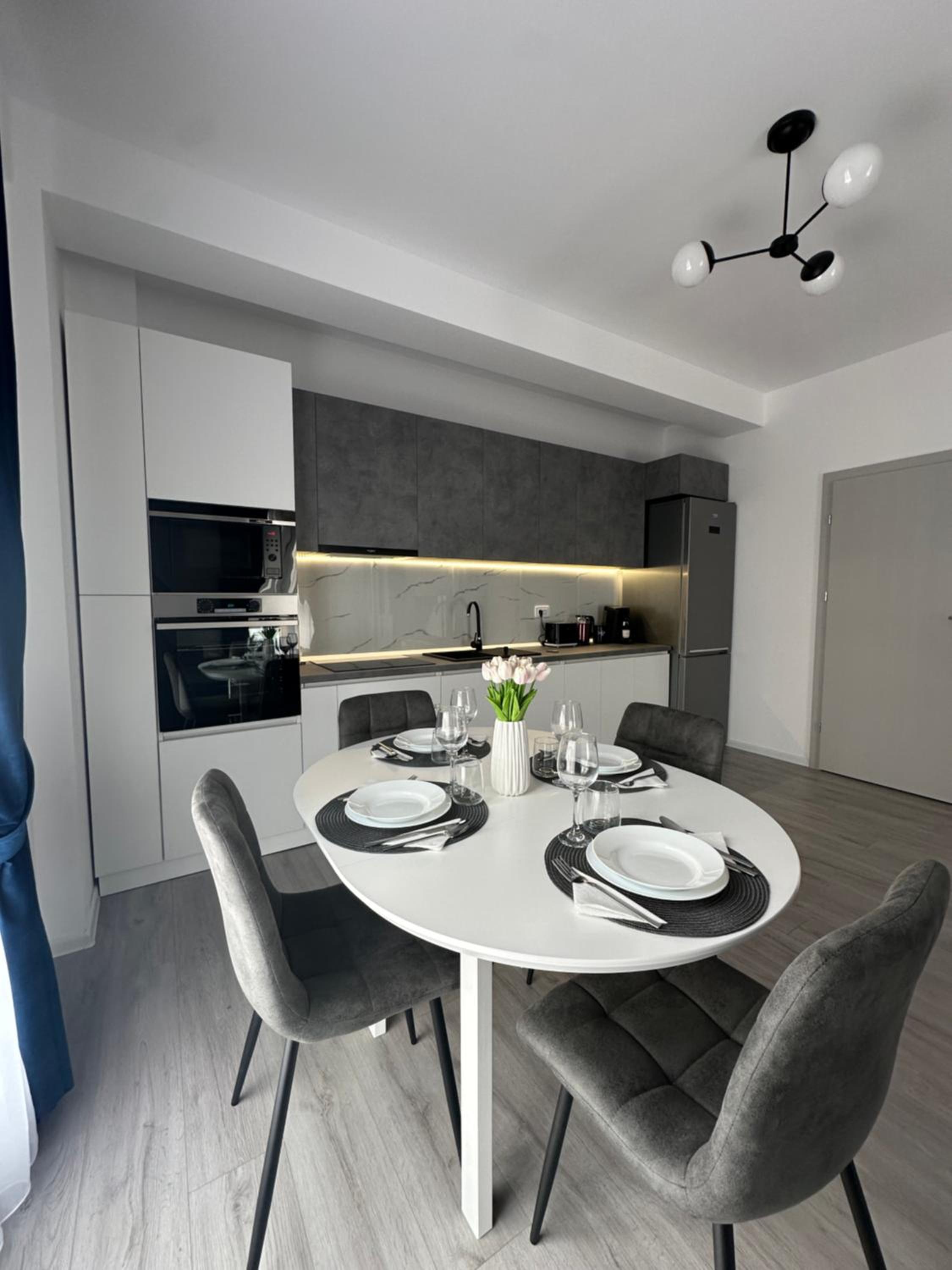 Apartment photo 2