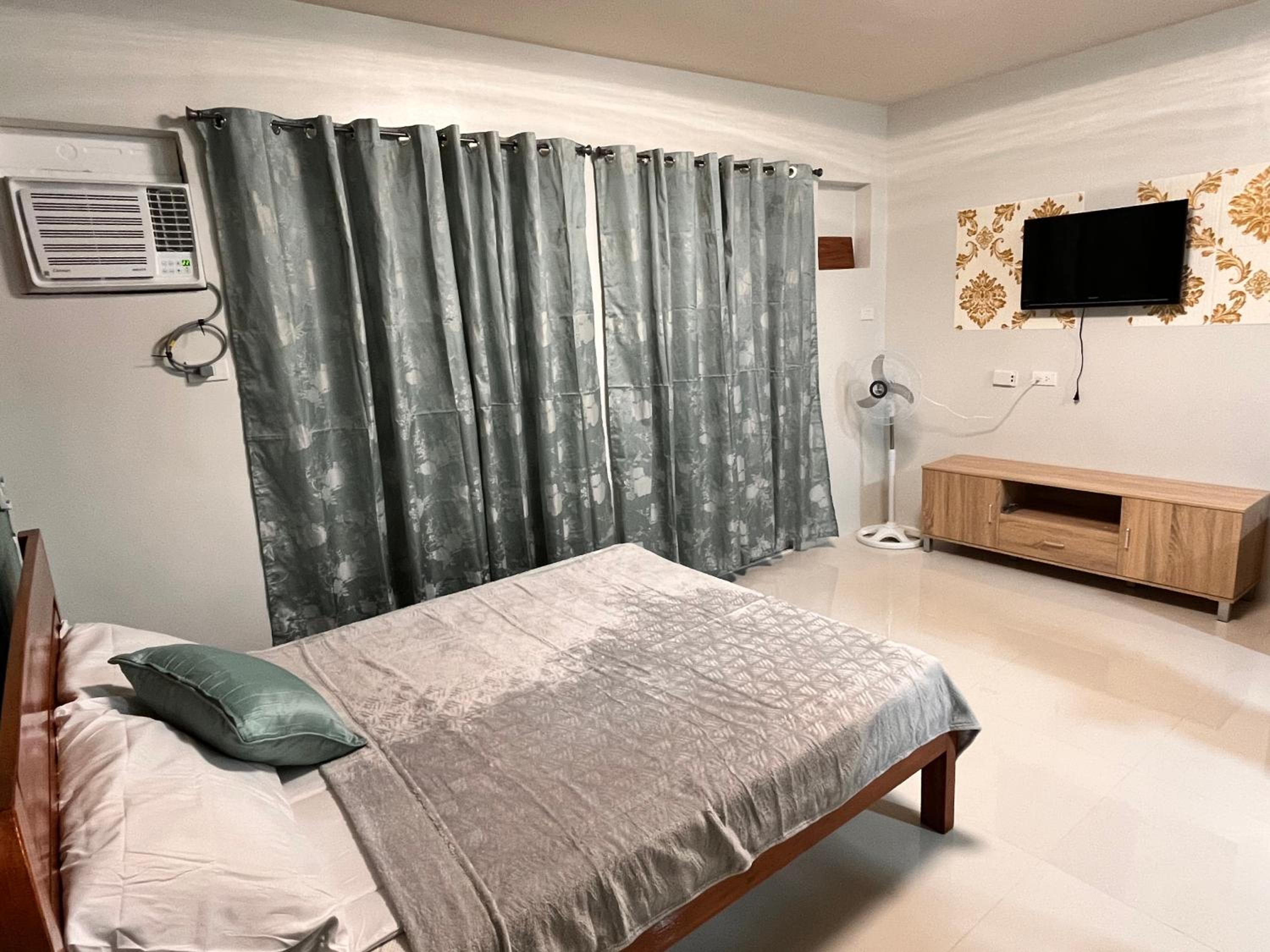One-Bedroom Apartment photo 3