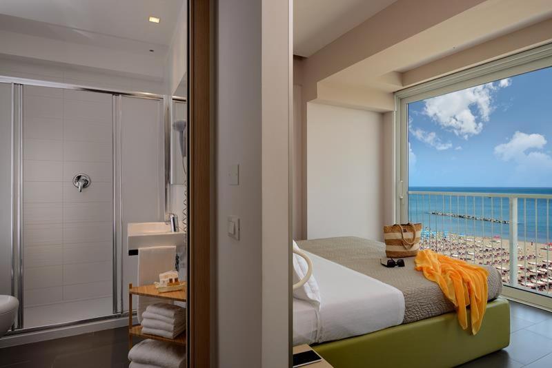 Deluxe Room - Photo 3