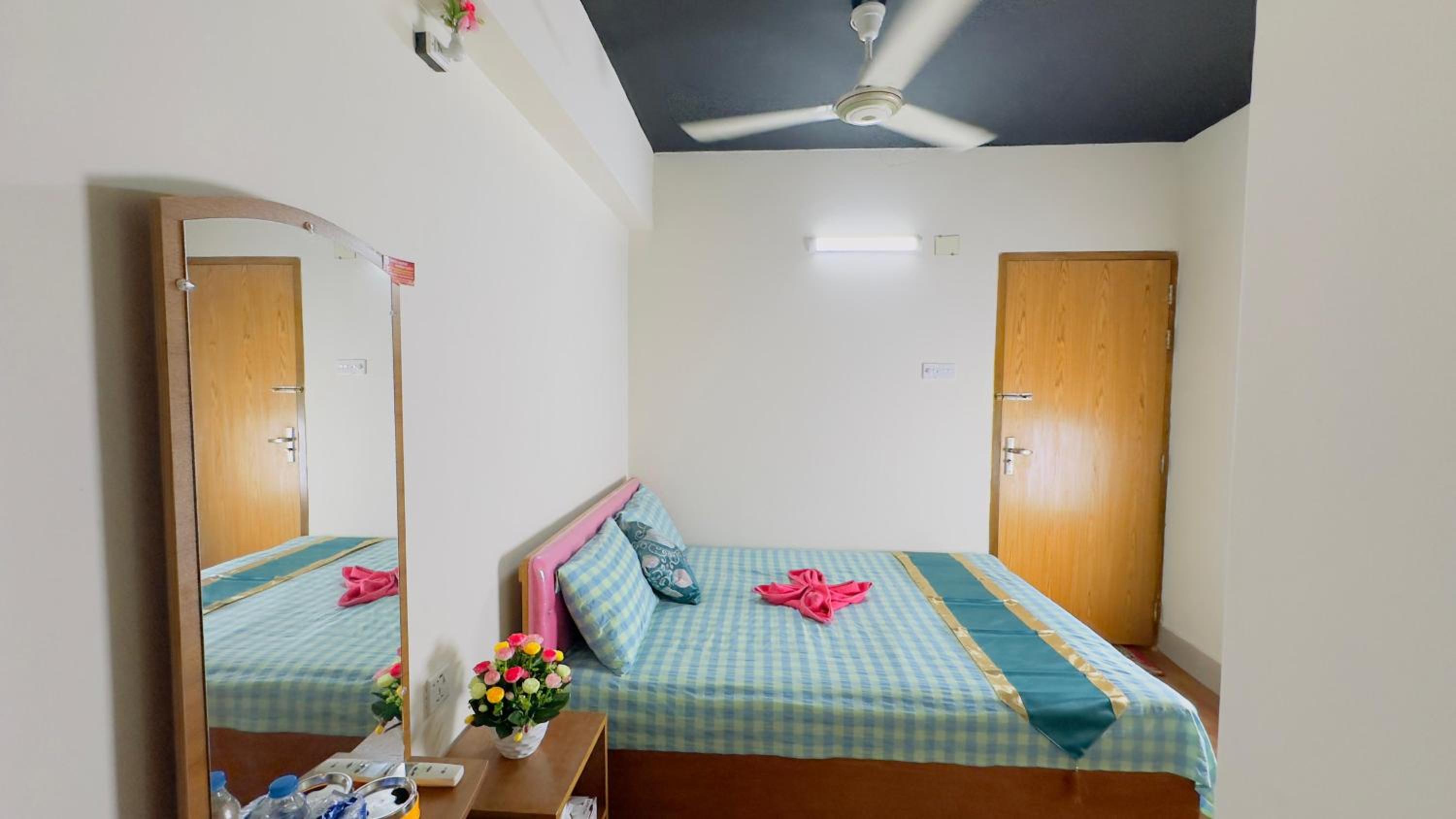 Economy Double Room photo 1