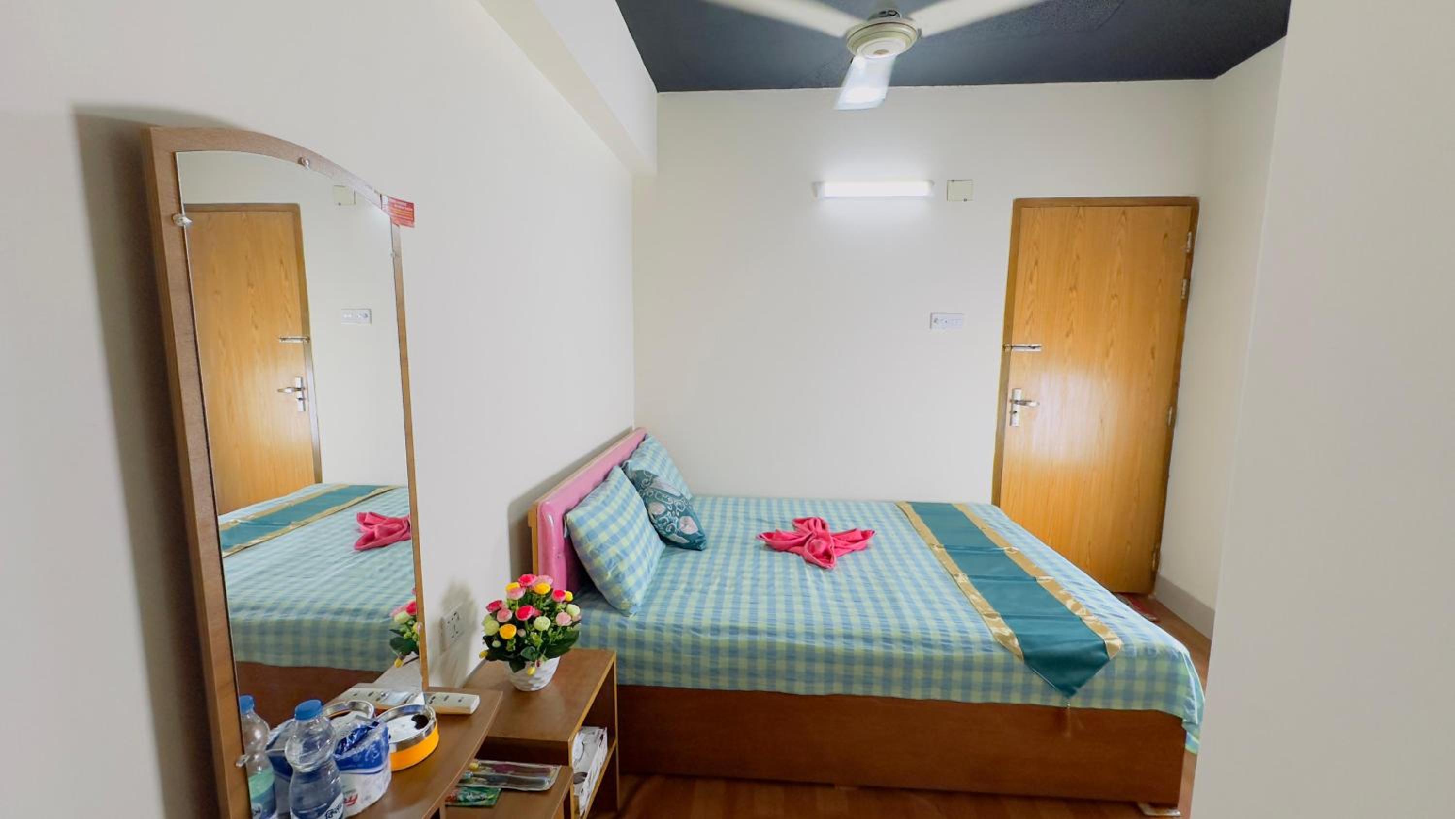 Economy Double Room photo 3