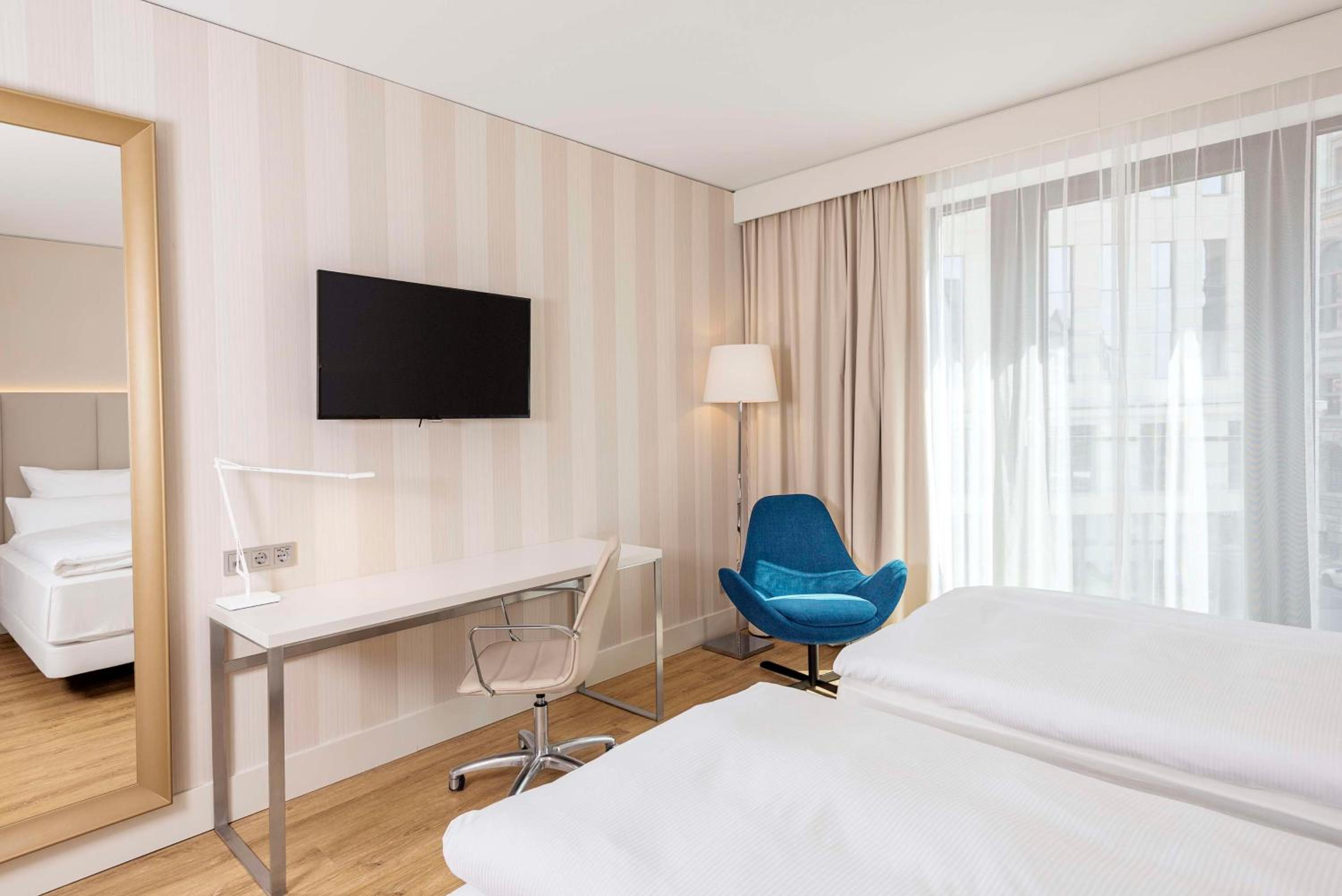 Standard Double or Twin Room - Photo 2