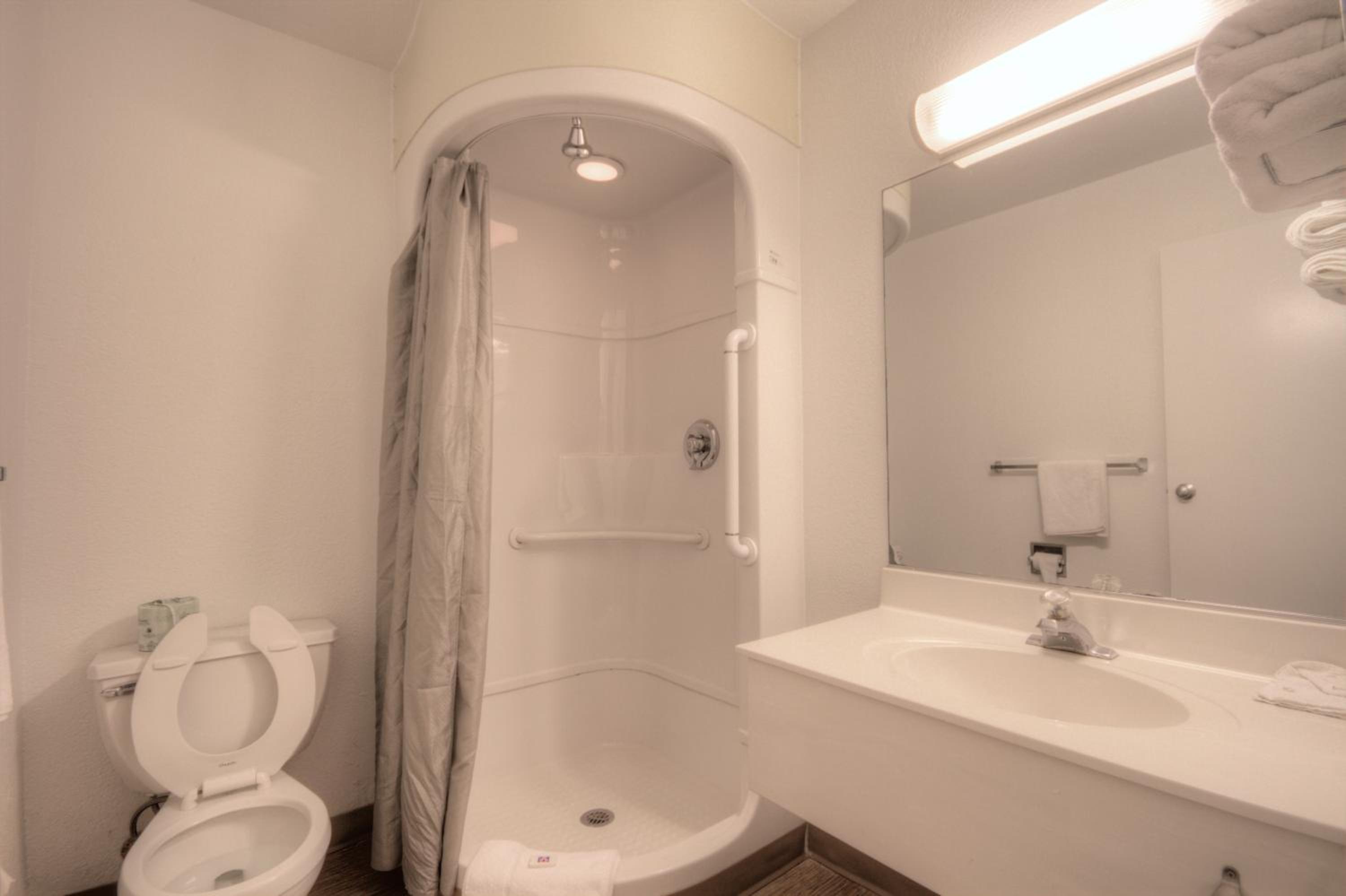 Deluxe Quadruple Room - Non-Smoking - Photo 2