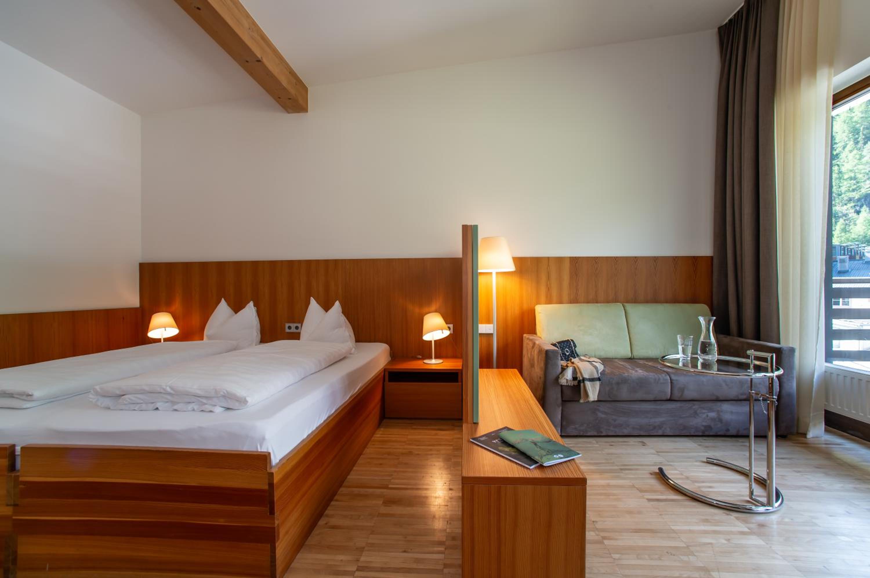 Deluxe Room with Balcony photo 1