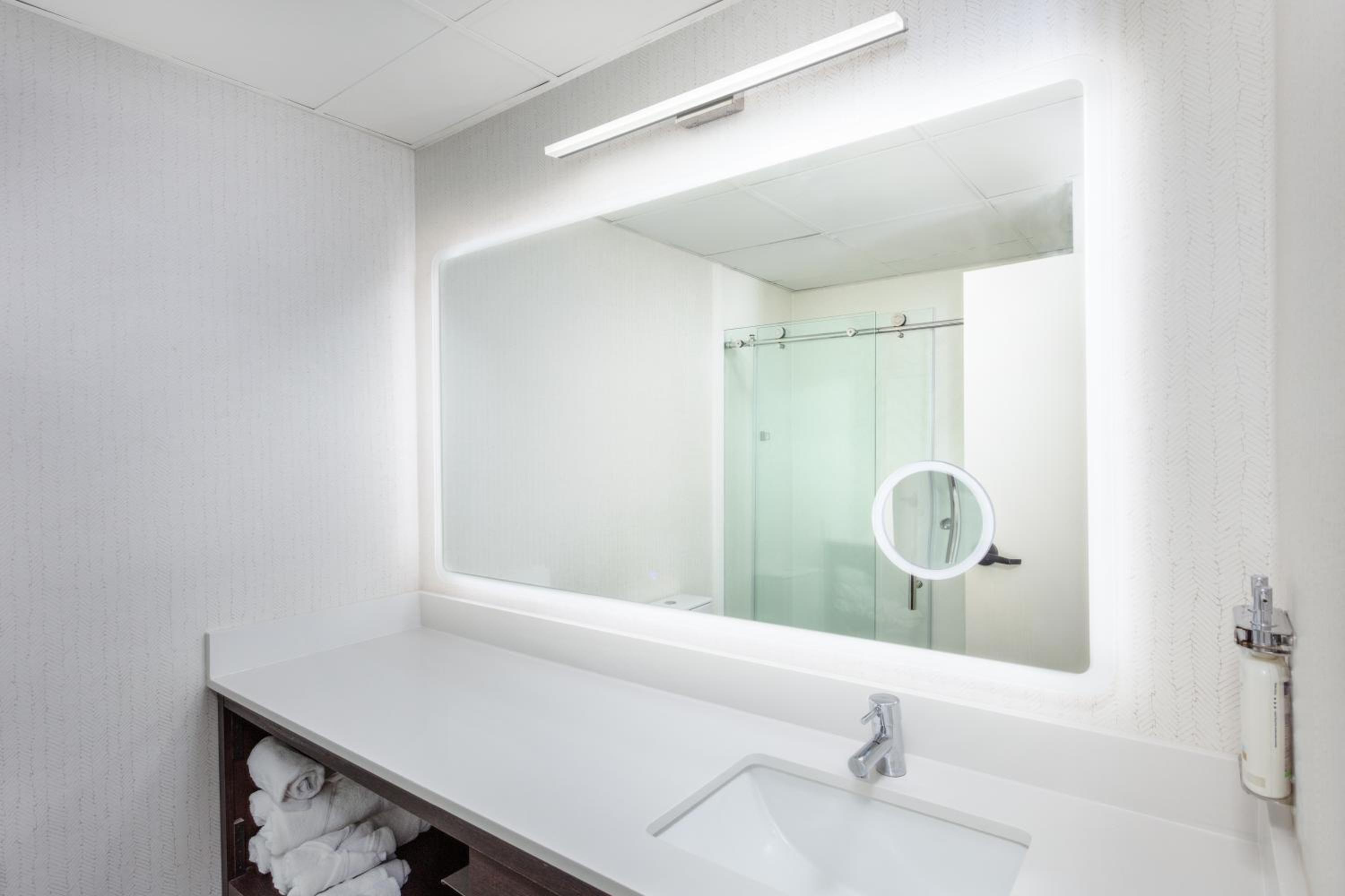 King Suite - Disability Access photo 2