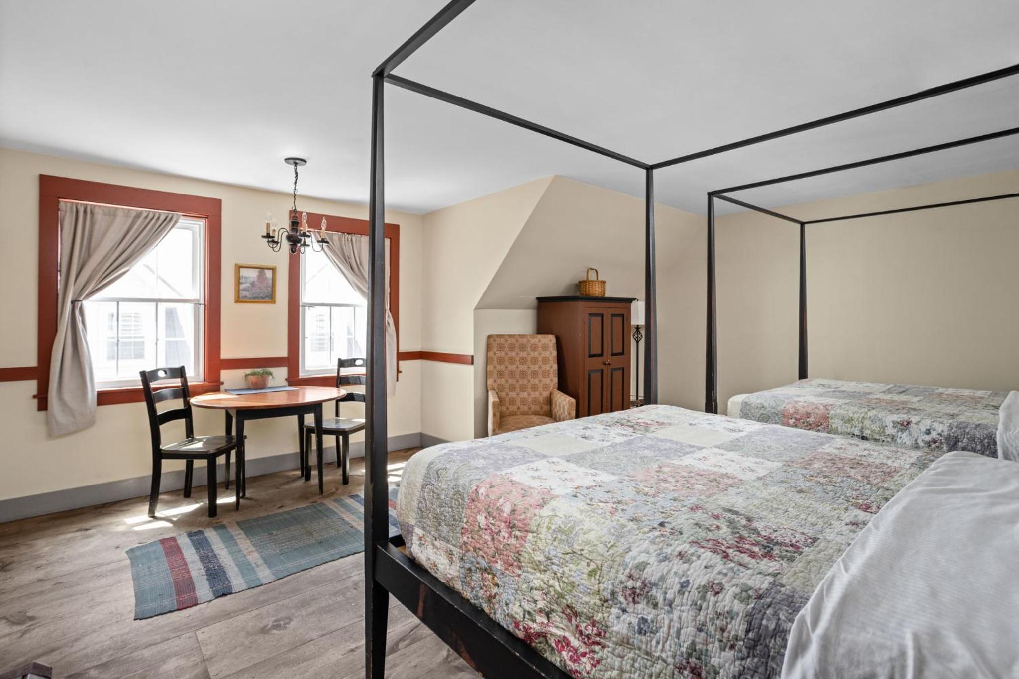 Standard Queen Room with Two Queen Beds