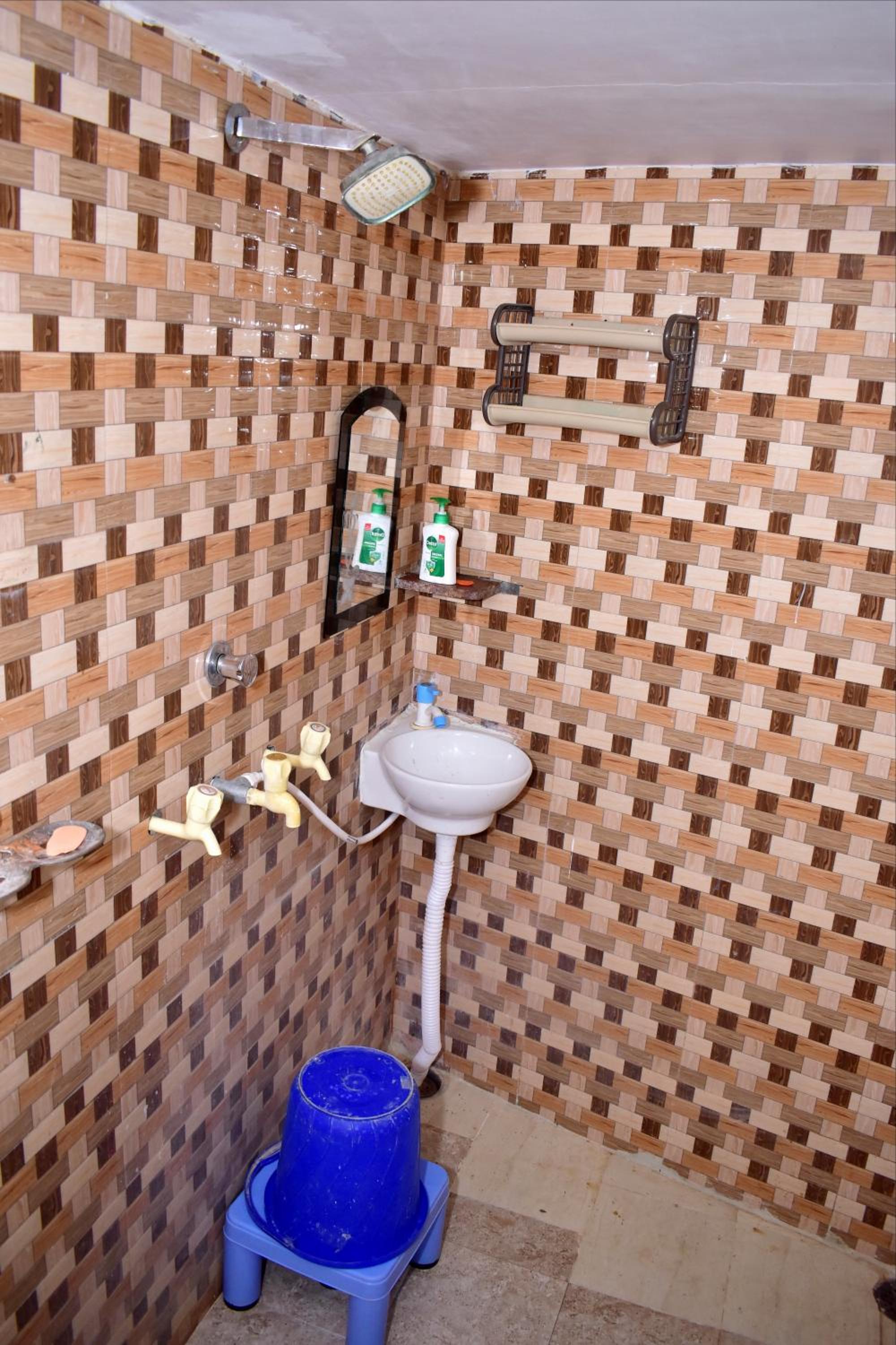 Quadruple Room with Private Bathroom photo 3