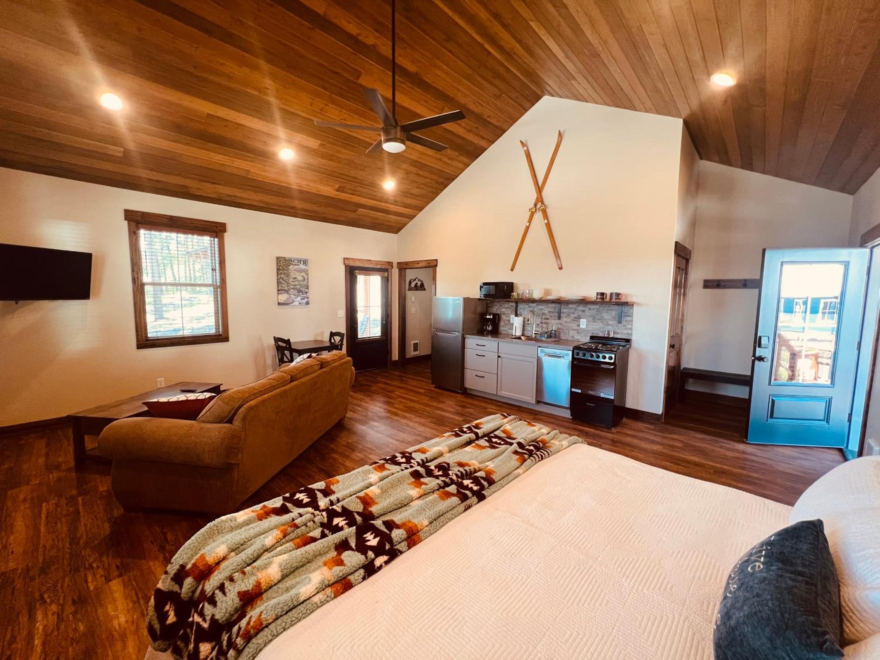 One-Bedroom House photo 1