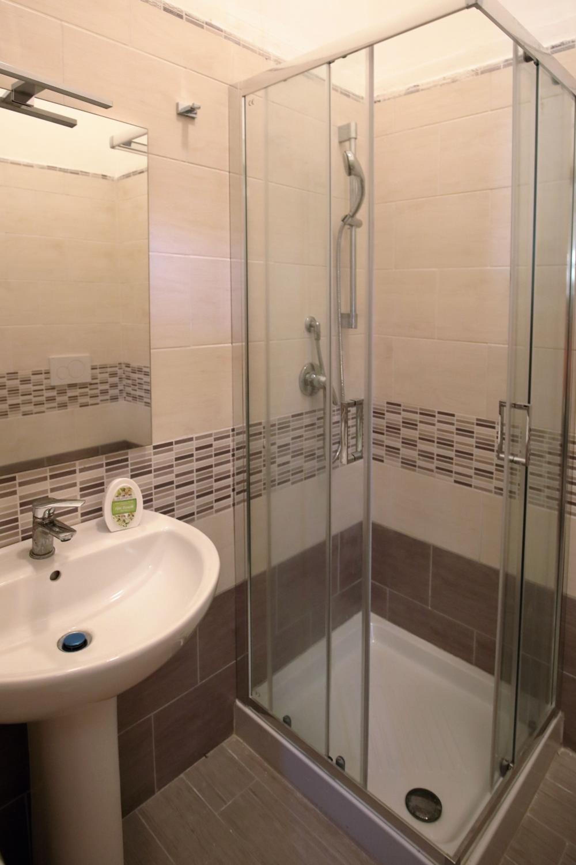 Standard Double or Twin Room photo 2