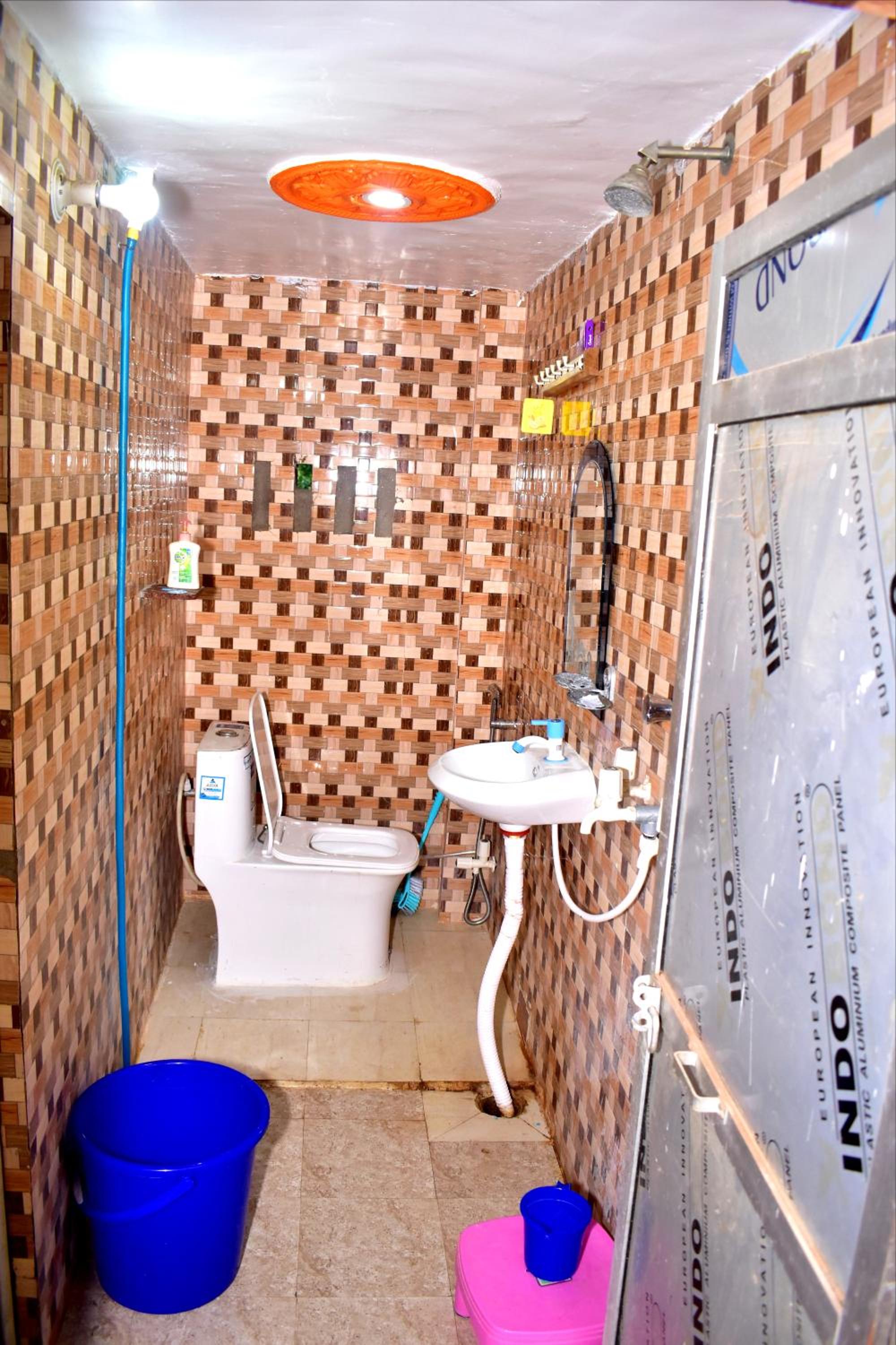 Quadruple Room with Private Bathroom photo 2