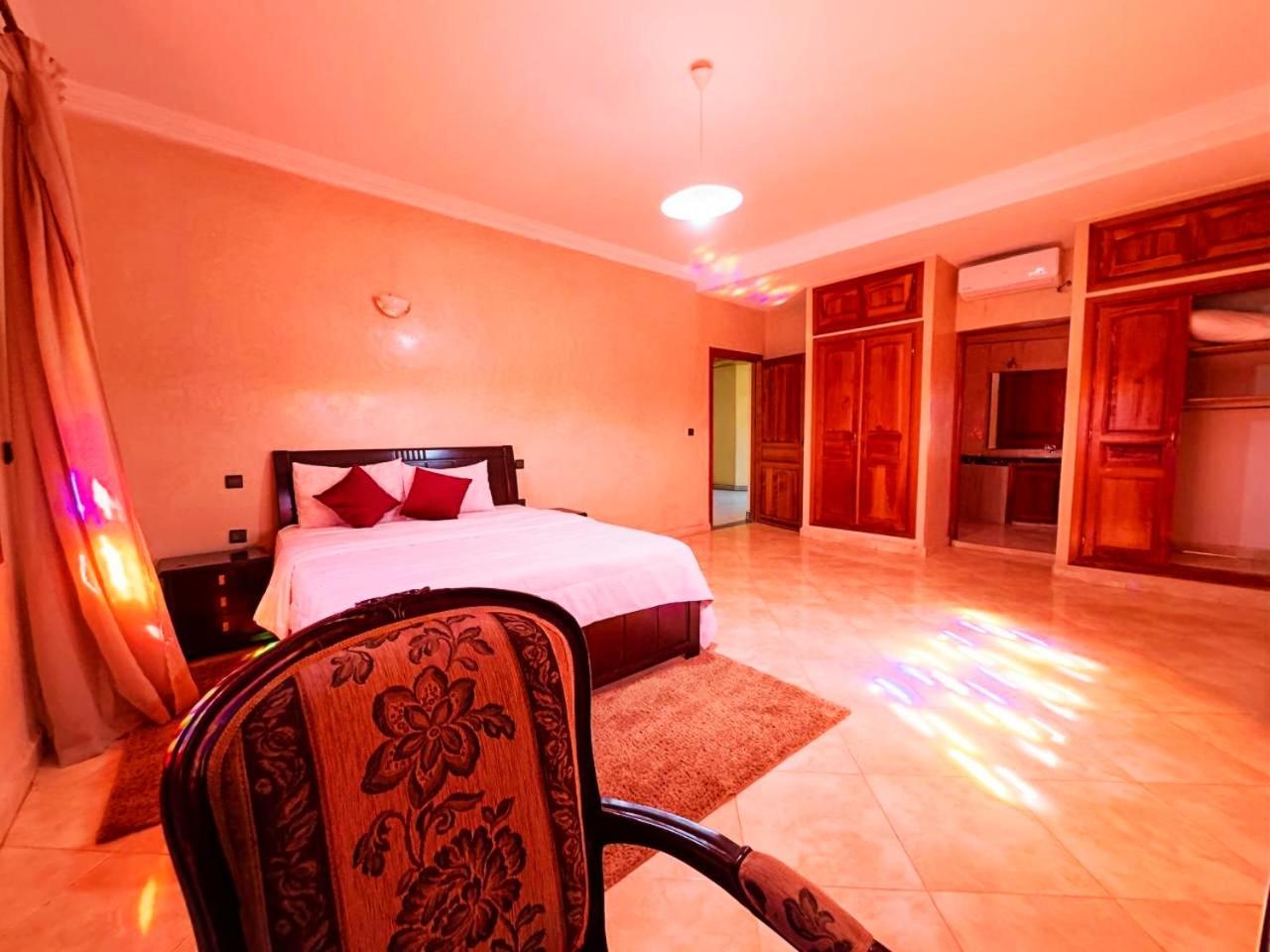 Villa photo 2