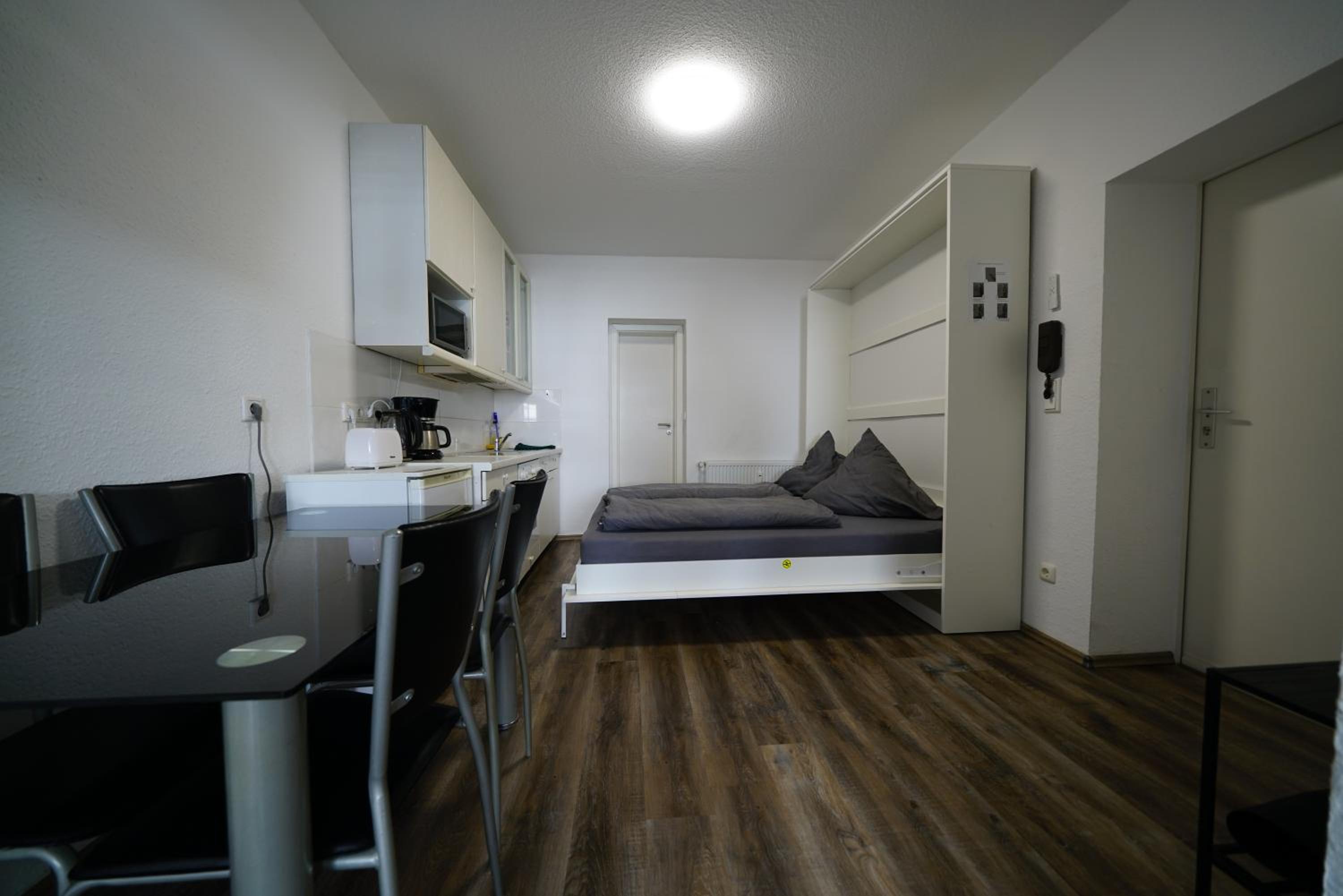 One-Bedroom Apartment photo 1