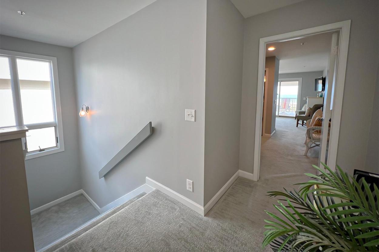 Three-Bedroom Apartment - Oceanfront photo 2