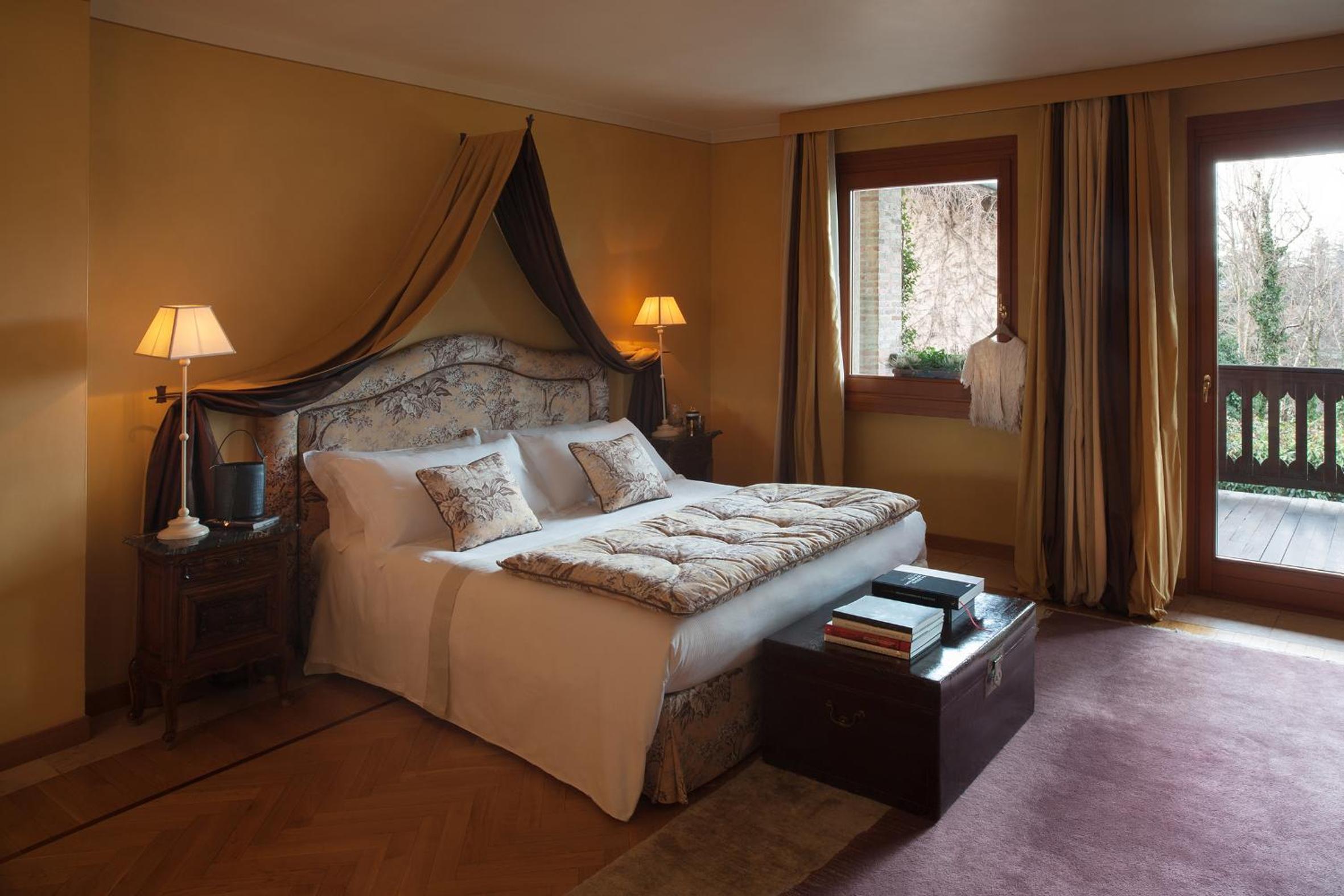 Deluxe Double or Twin Room - Photo 14