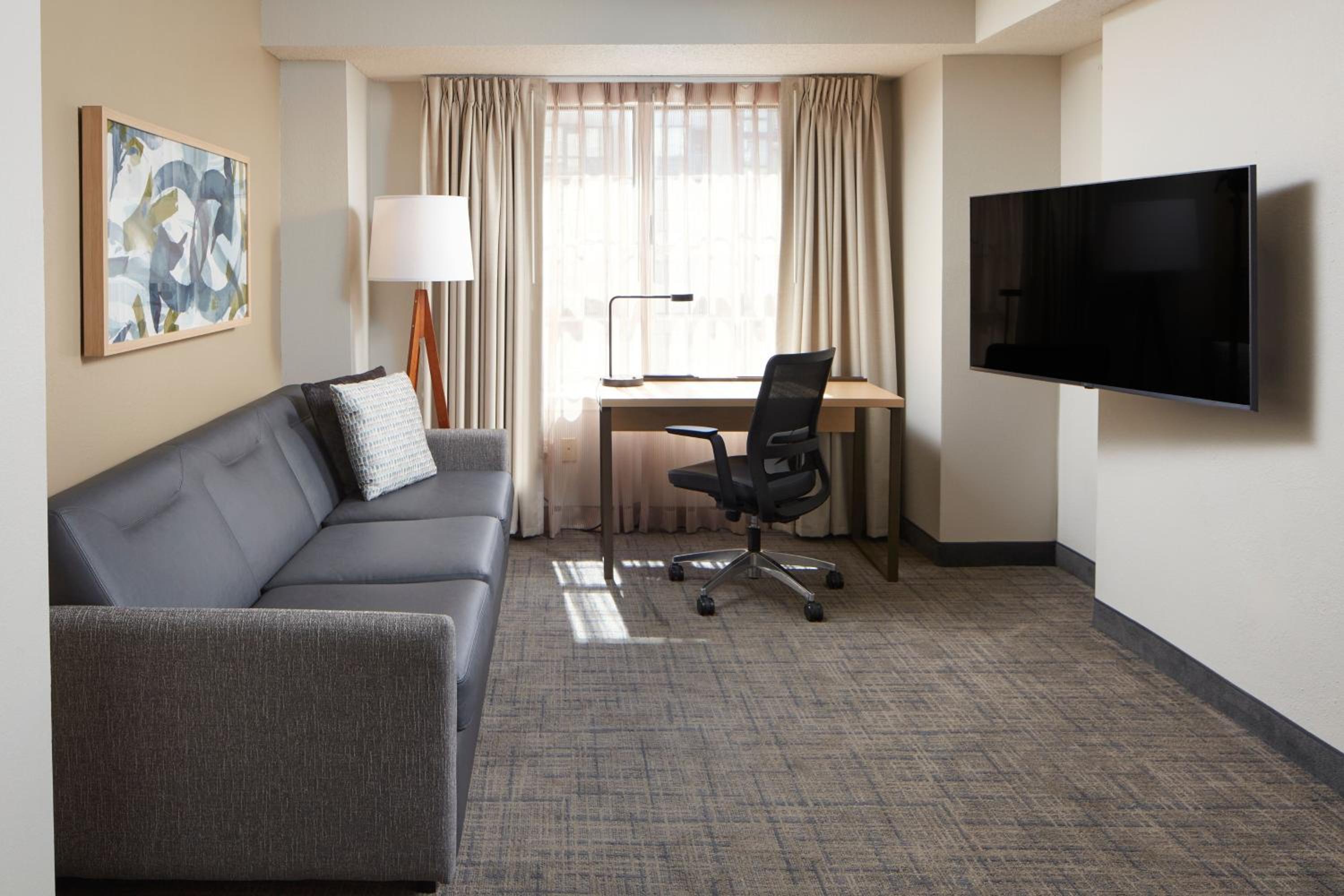 One-Bedroom Queen Suite with Sofa Bed - Photo 3