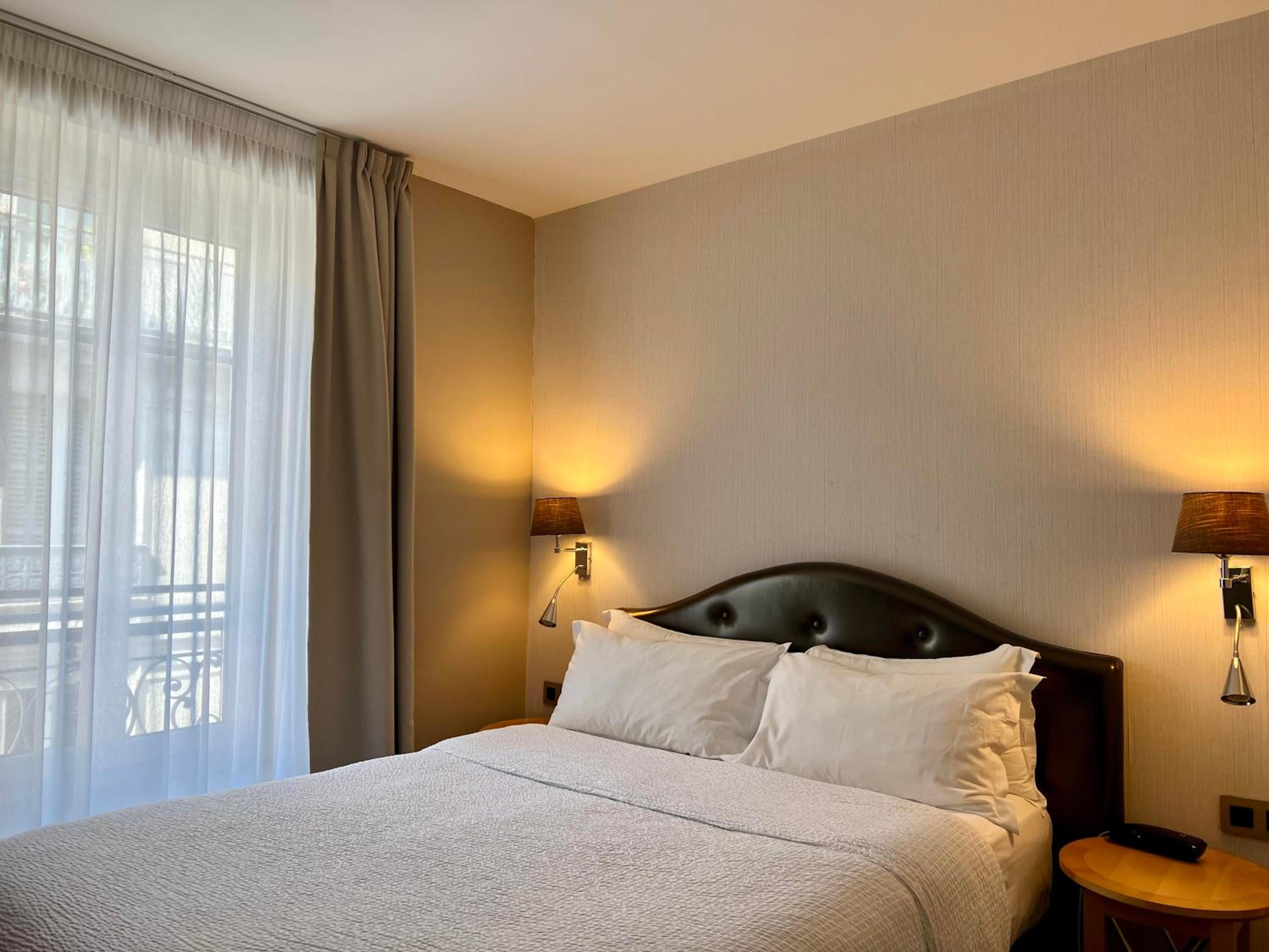 Comfort Double Room thumbnail 5