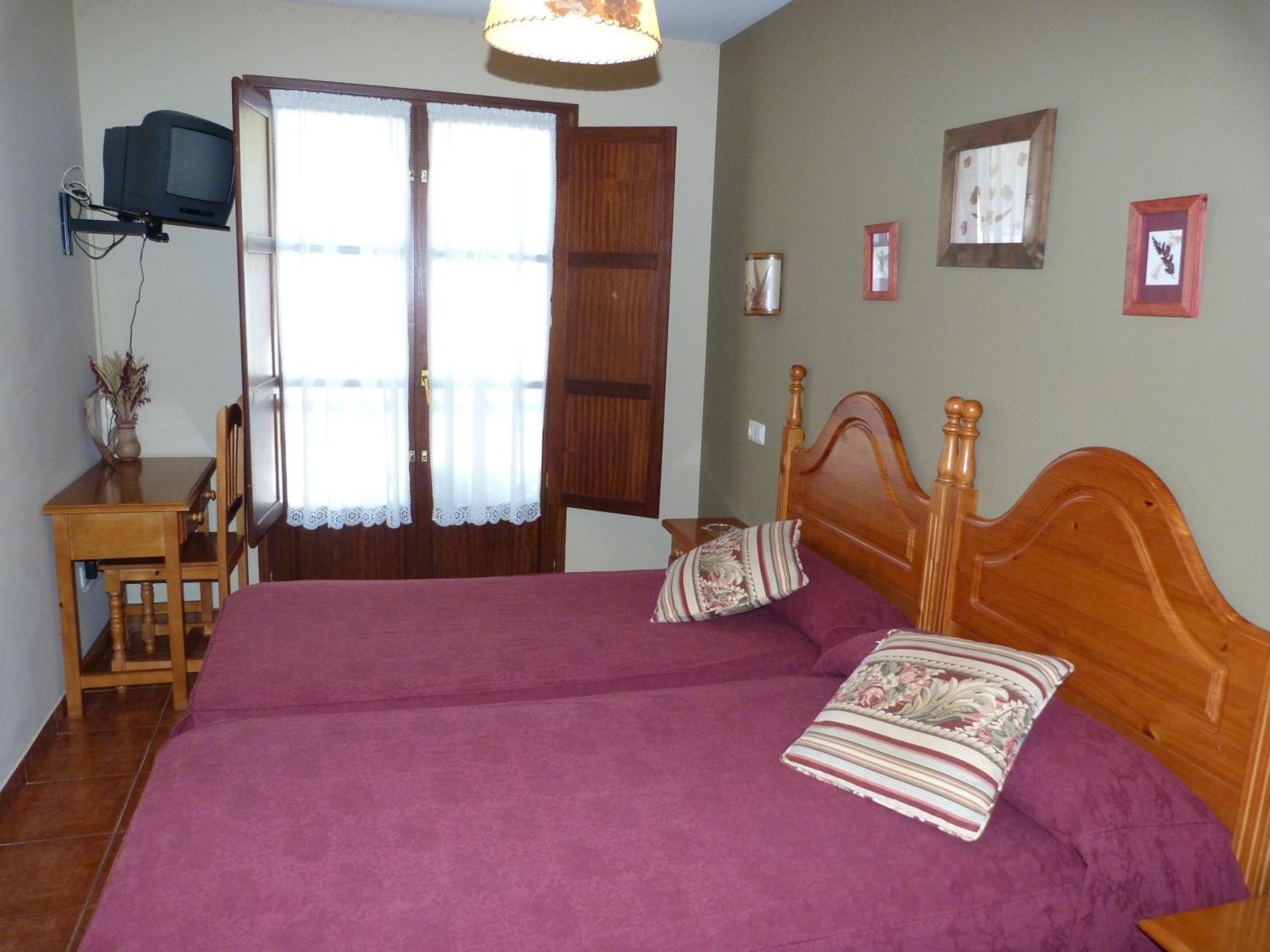 Standard Queen Room photo 3