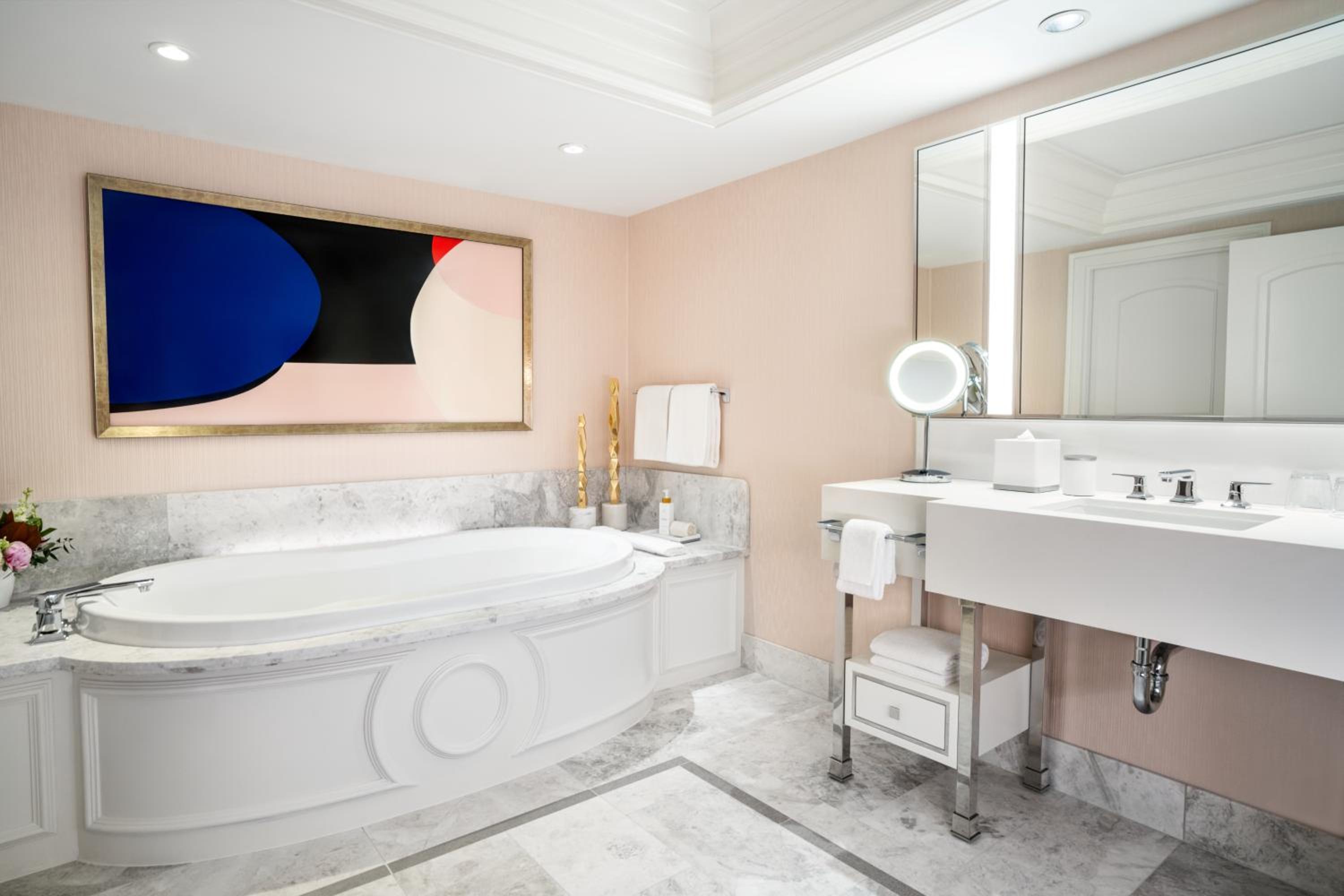 Two Bedroom Penthouse Suite - Photo 4