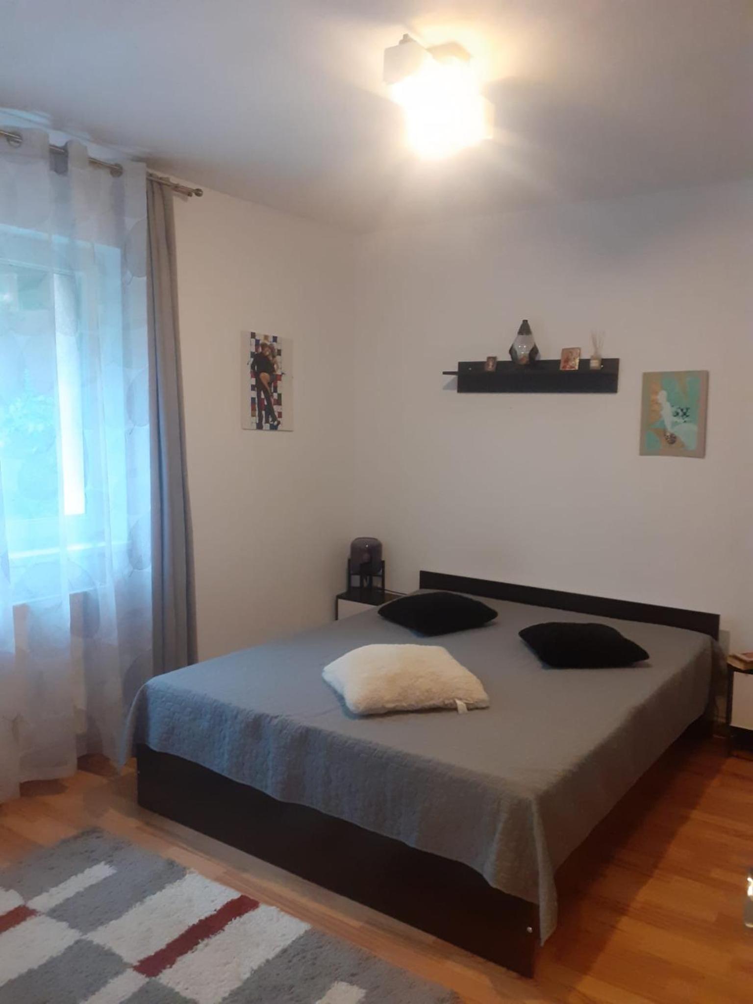 Apartment photo 1