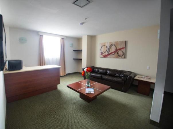 Duplex Suite - Photo 2