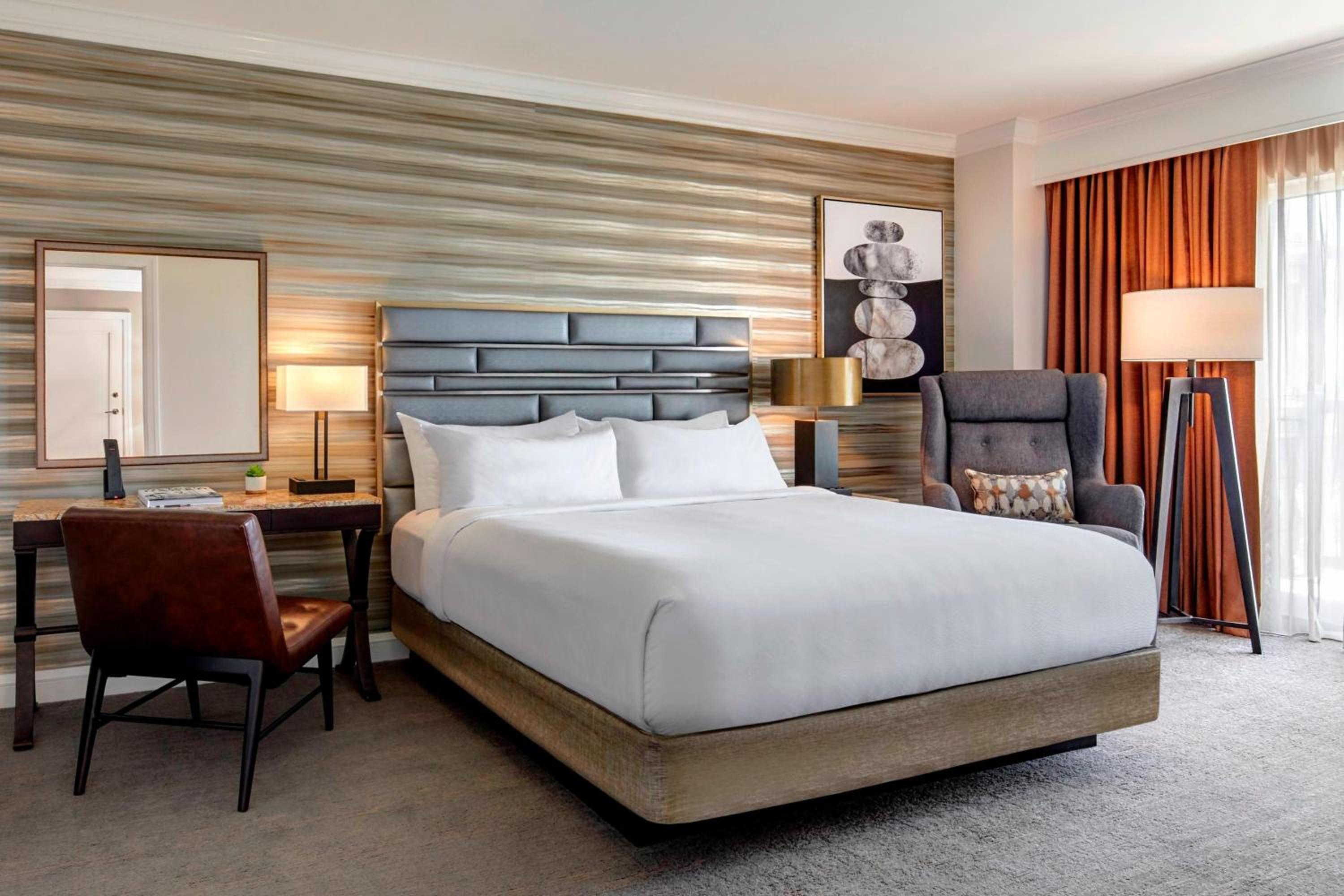 Executive One-Bedroom Suite - Photo 1