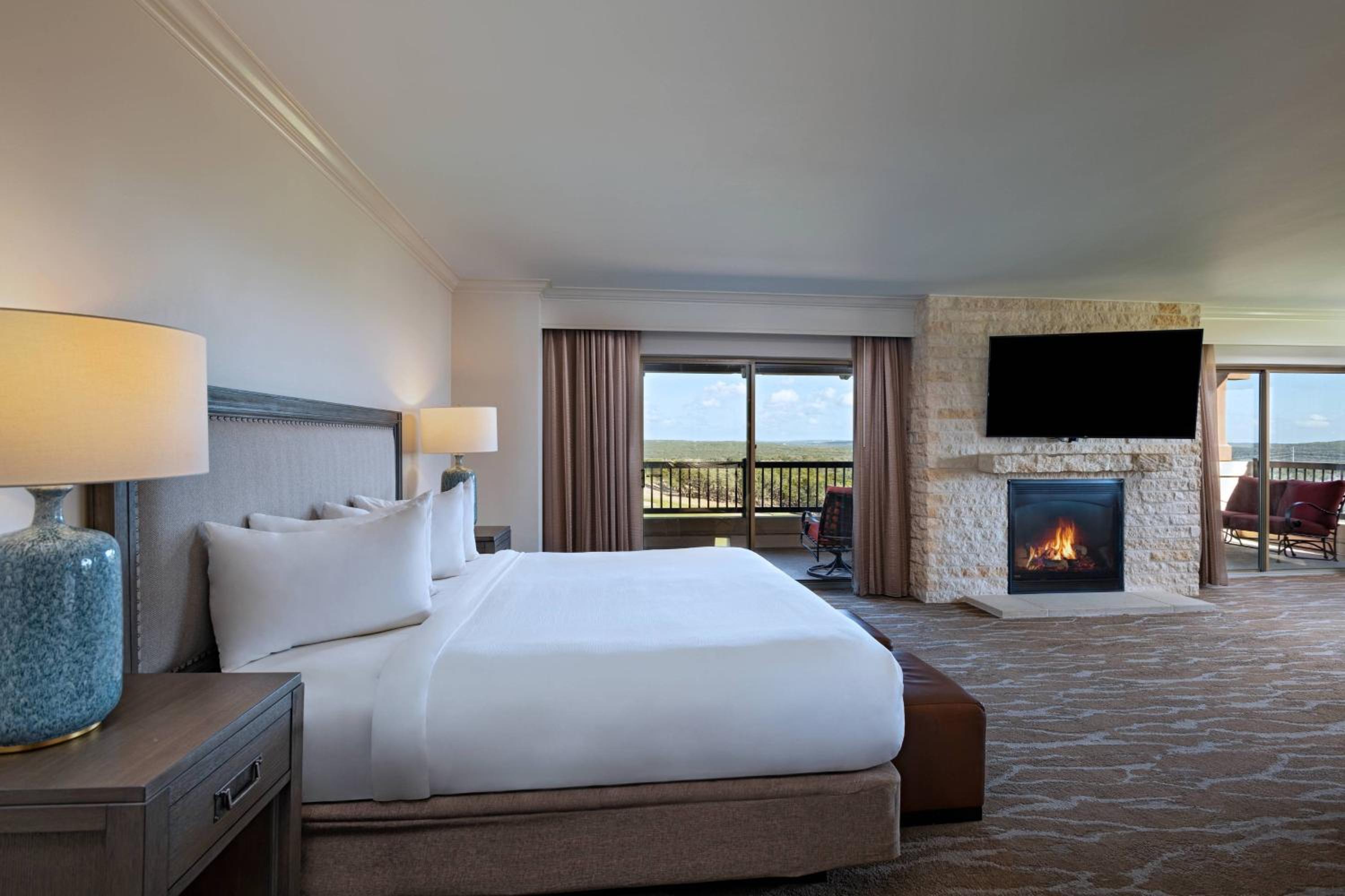 King Suite with Sofa Bed and Golf View
