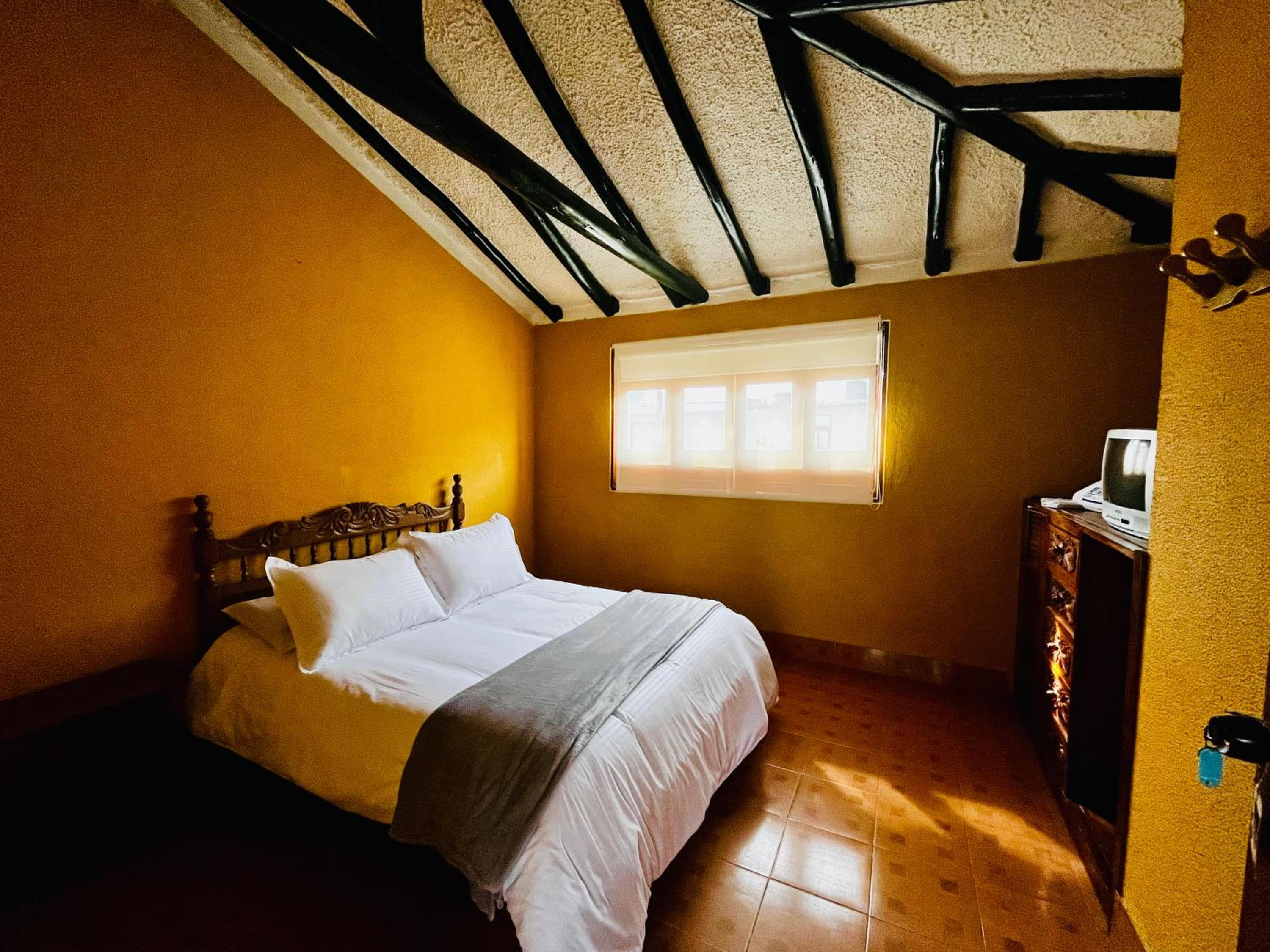 Basic Triple Room With Shared Bathroom