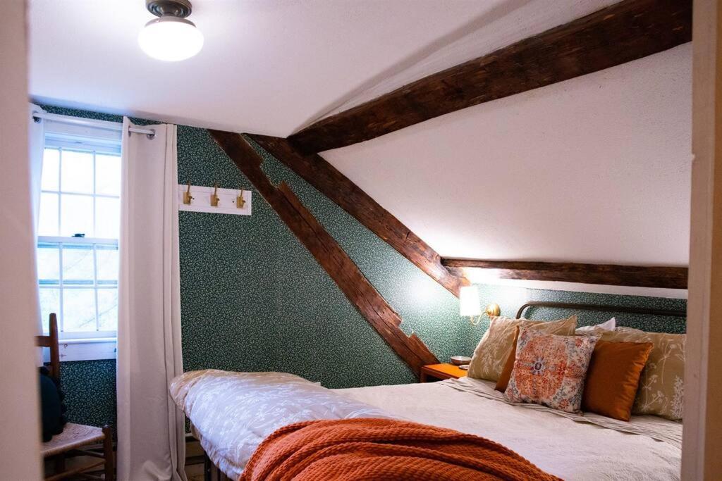 Three-Bedroom House photo 1